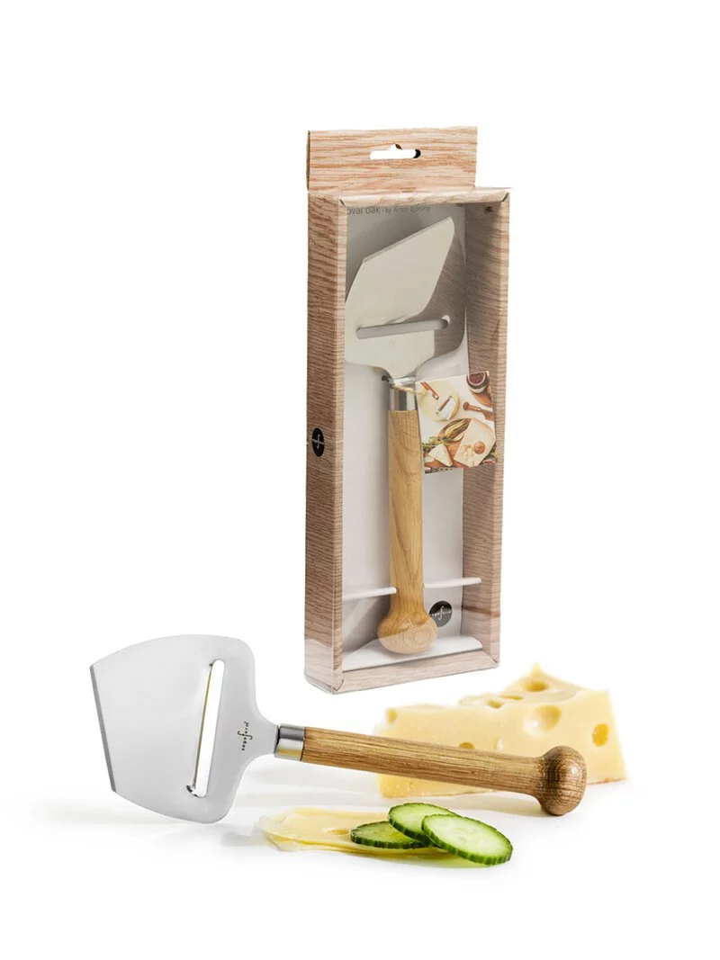 Sagaform-橡木手把起司刨刀,使用橡木手把的刨刀,能輕鬆的將起司刨成片