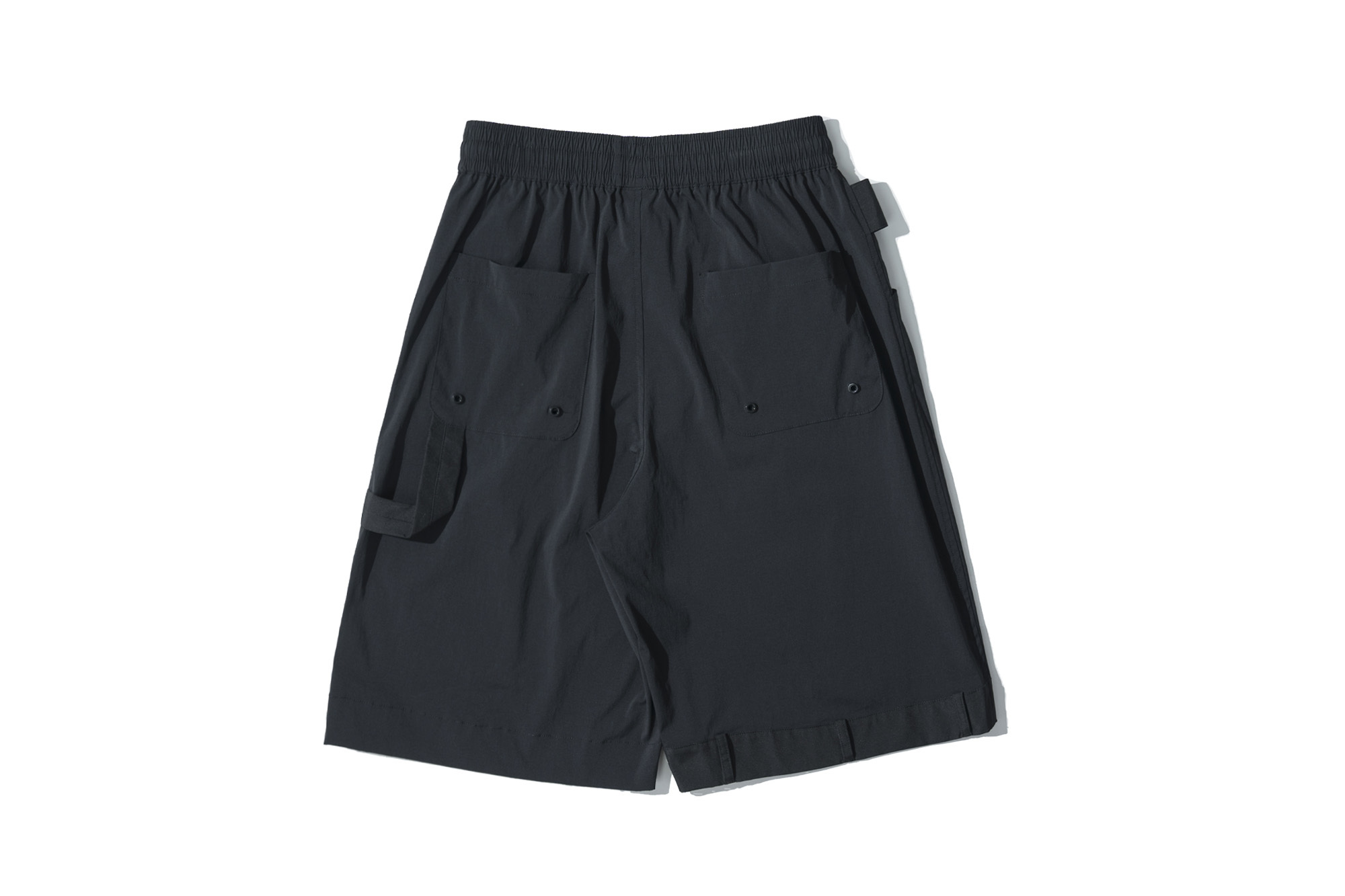 REMIX l AGILITY "Sevr" knee Shorts (Black)