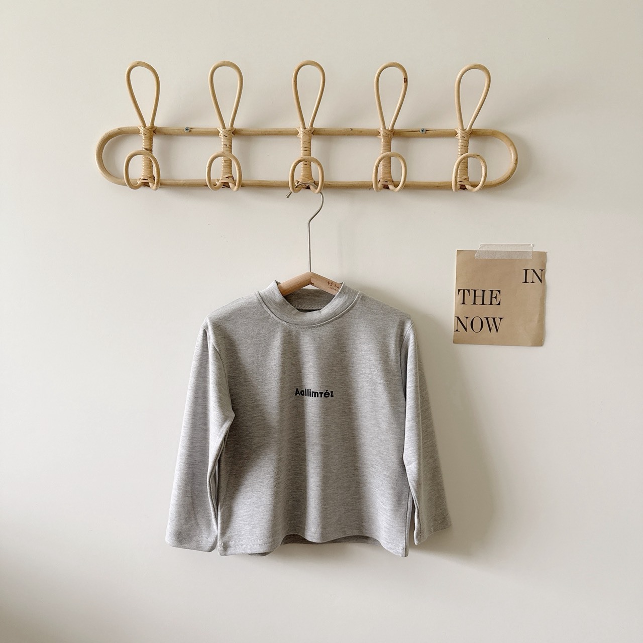 淺灰英字休閒套裝