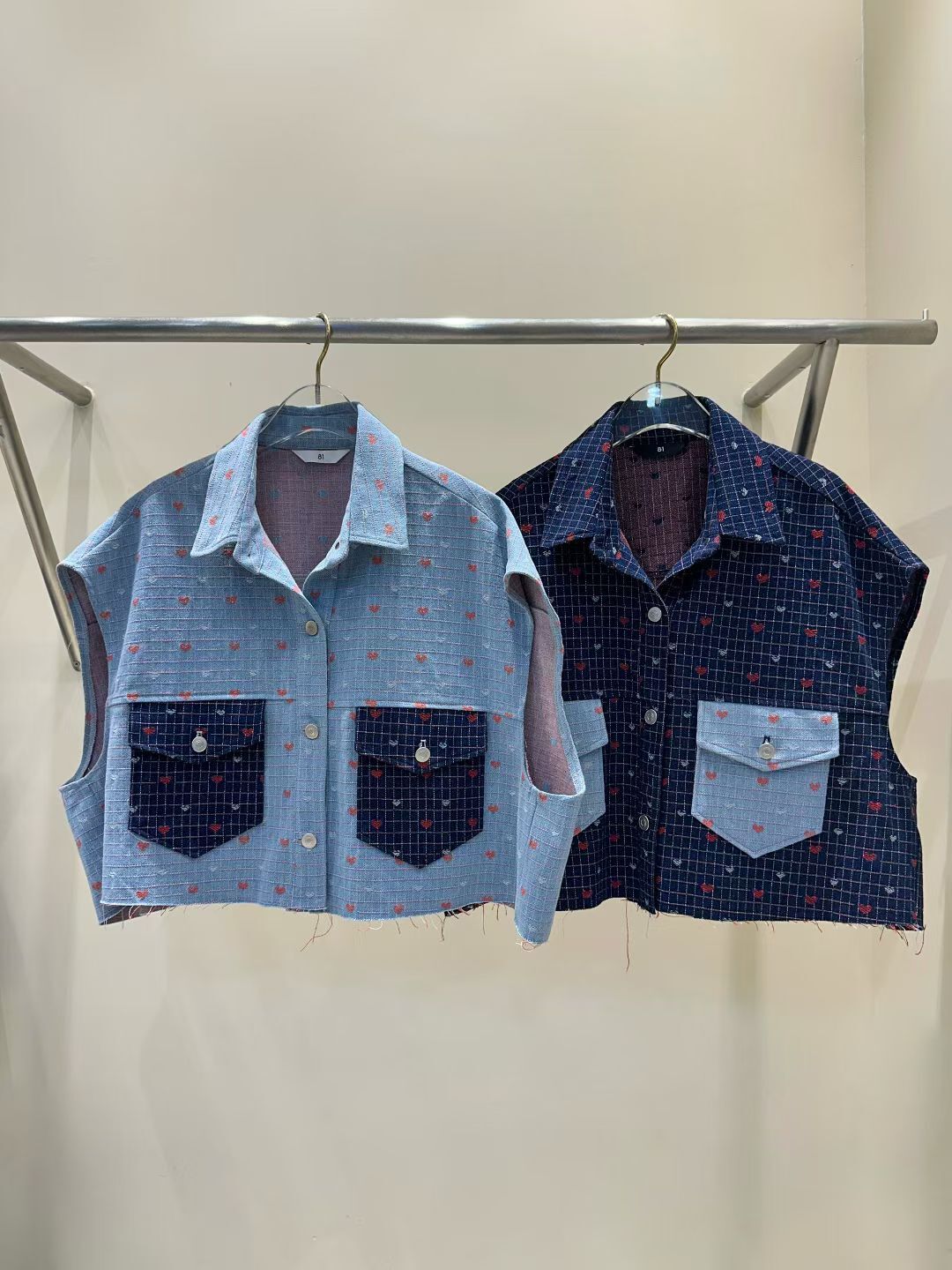 EM5026 十字紋心心圖案牛仔背心