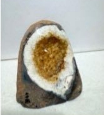 YY2713  黃水晶洞2