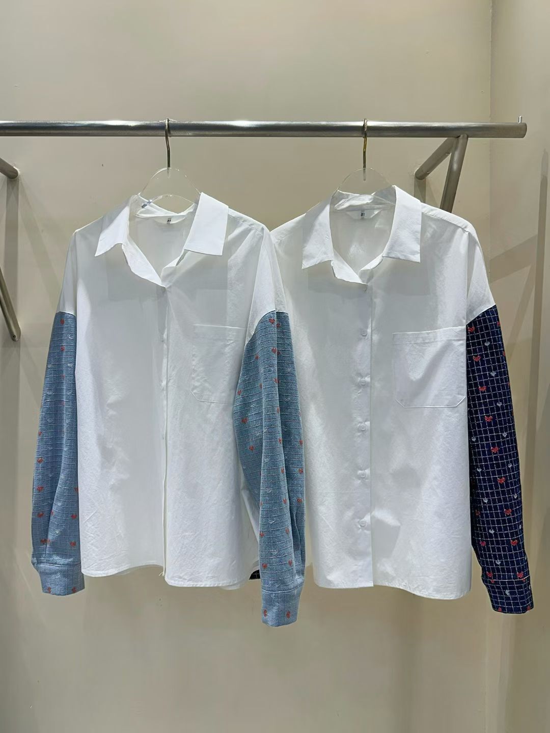 EM5027 十字紋心心圖案拼摺白恤衫