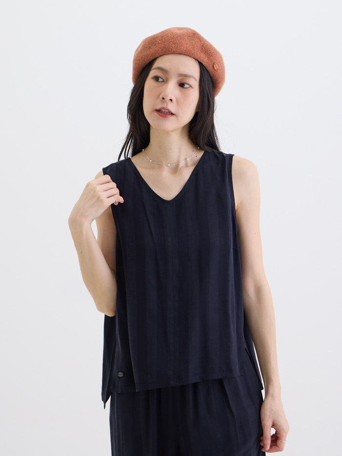 霧林條紋V領無袖上衣-石黑條