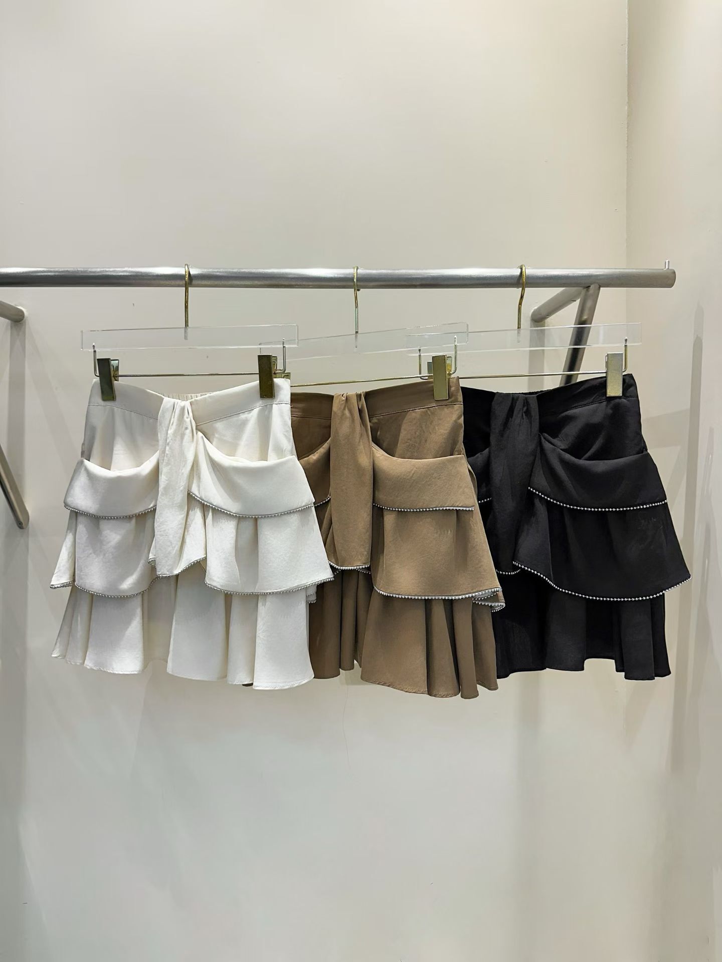 EM5038 層層荷葉短裙