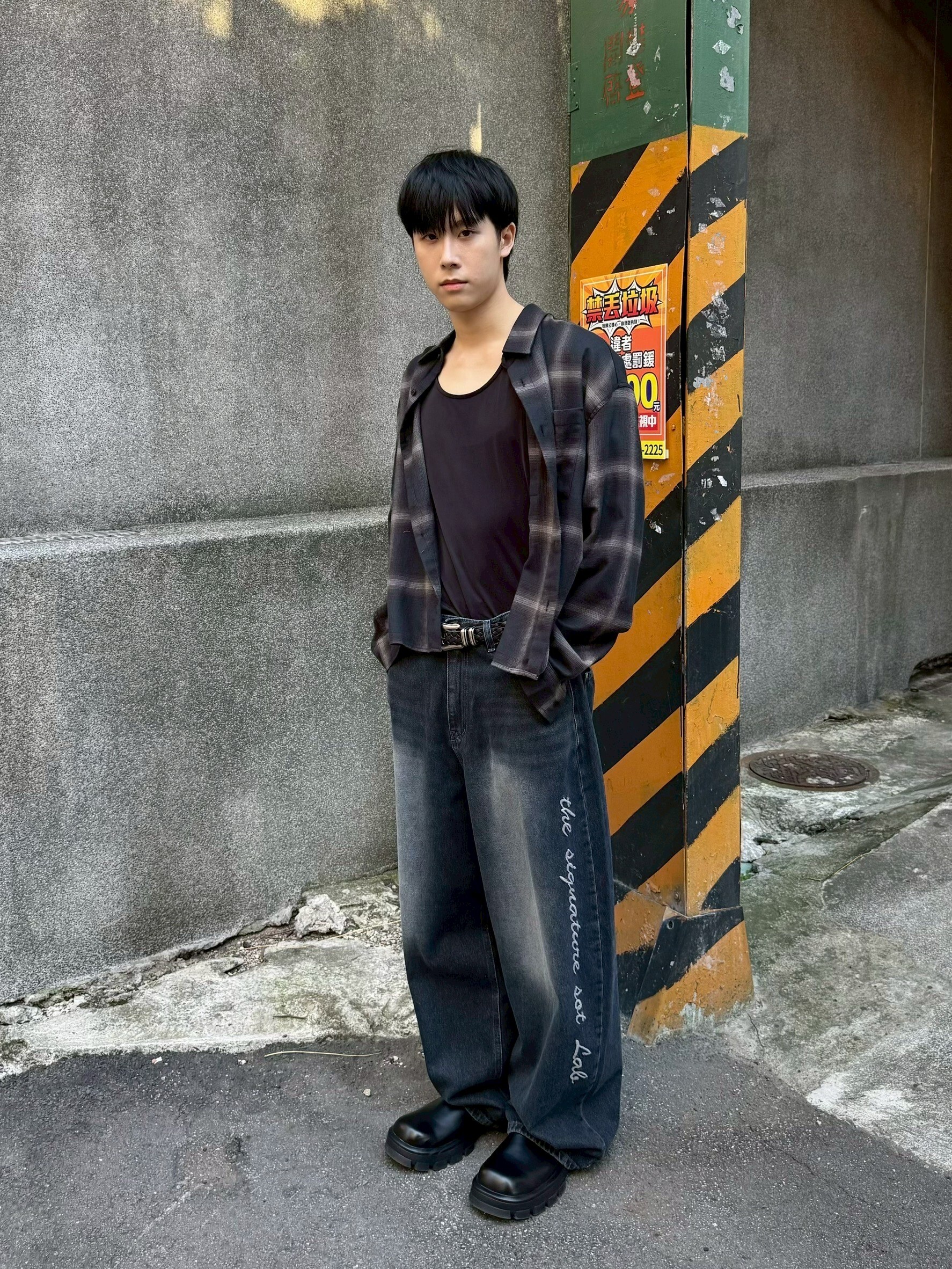 英文刺繡水洗牛仔褲