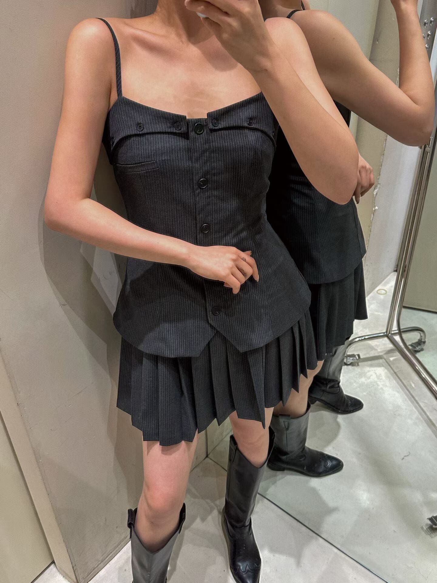 EM5030 幼條紋鈕扣吊帶百摺裙