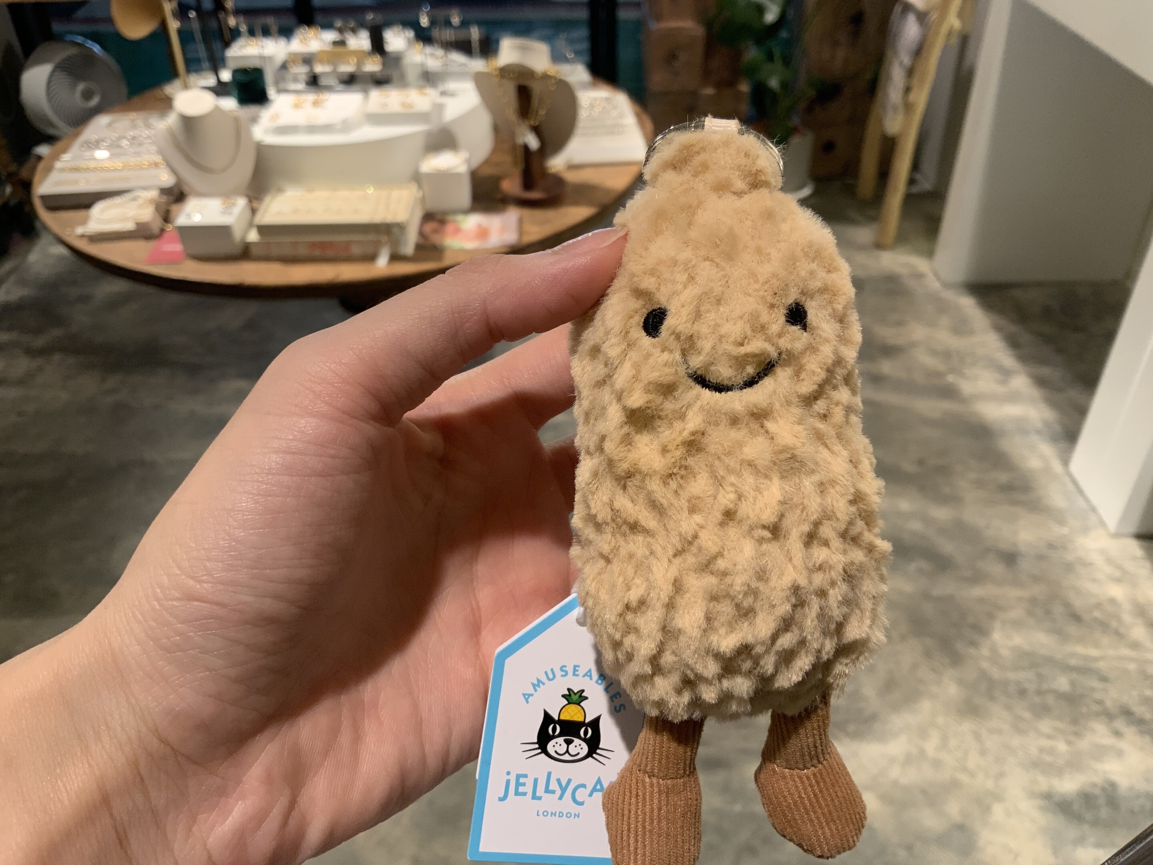 Jellycat 花生好事吊飾