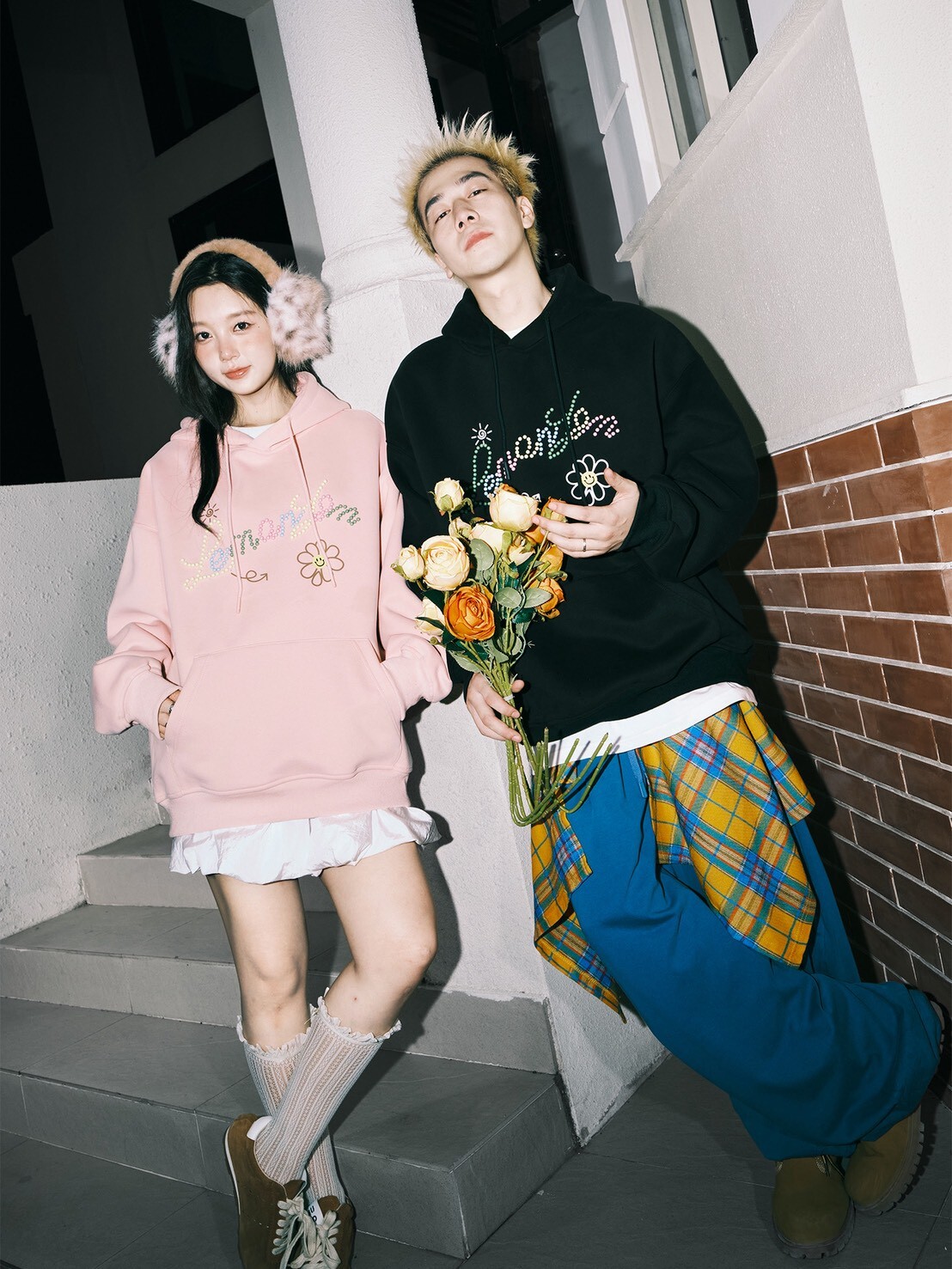 LEMANISM 彩珠字體帽T