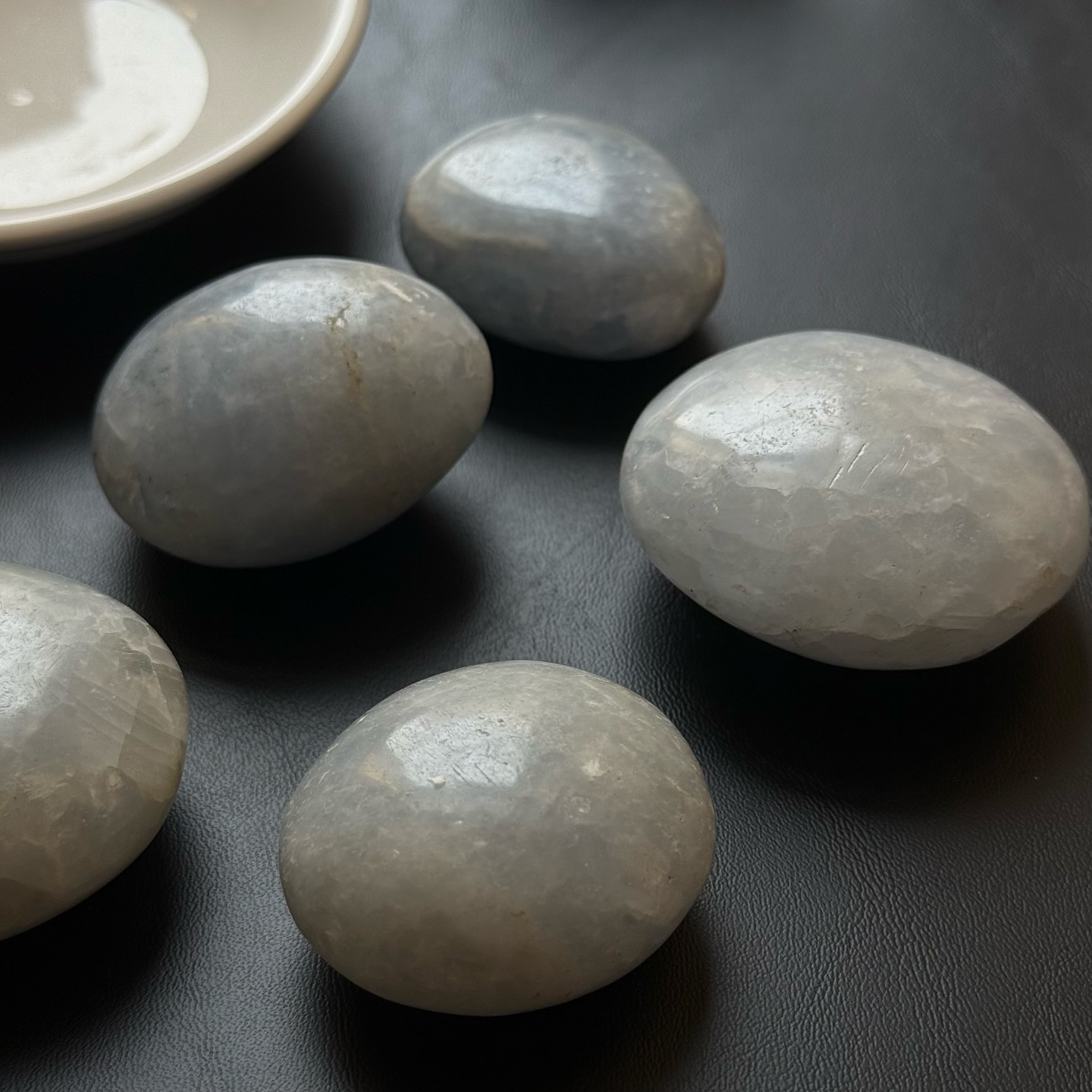 [原石] 天青石 水晶把玩