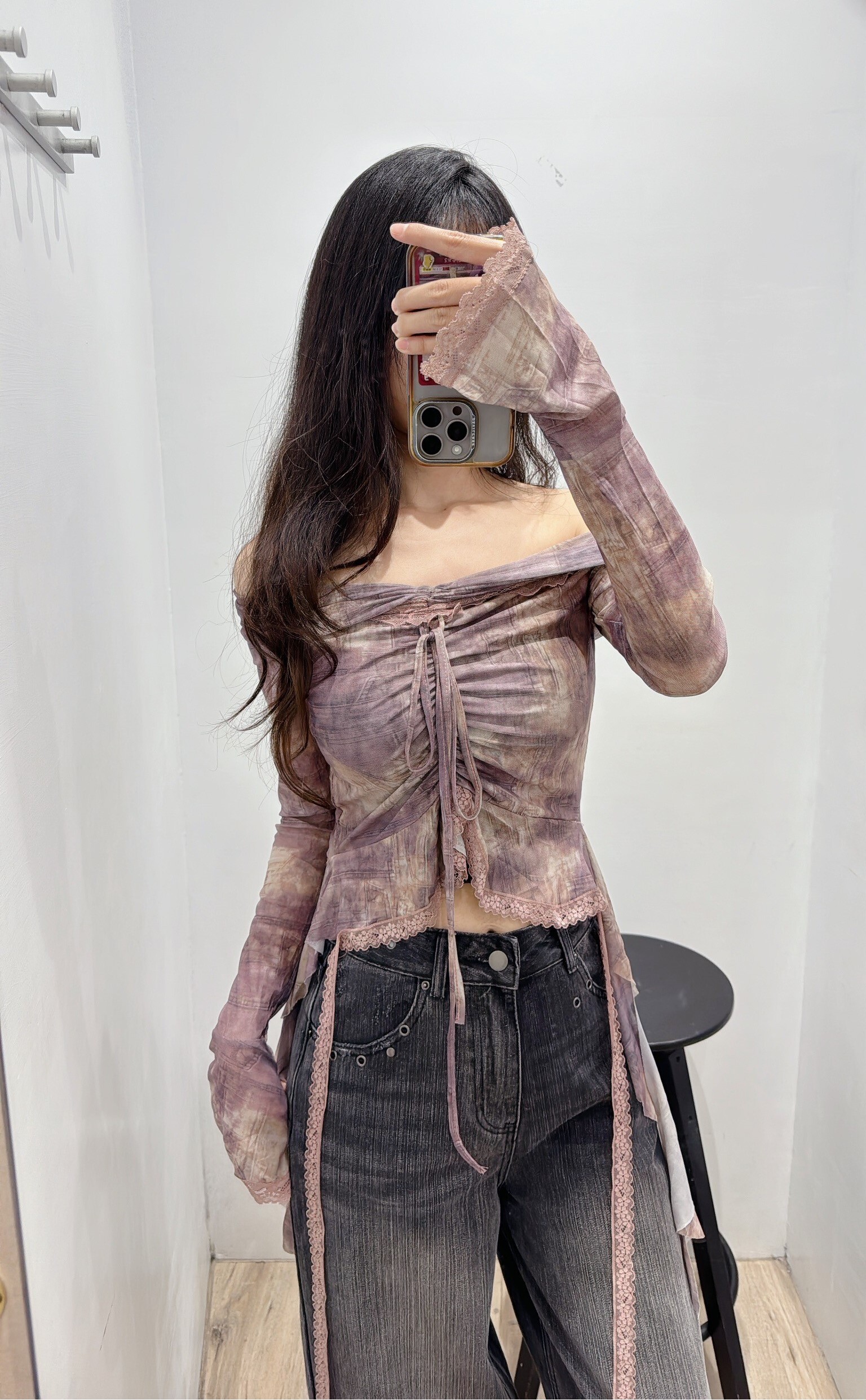 純欲感飄帶渲染蕾絲上衣