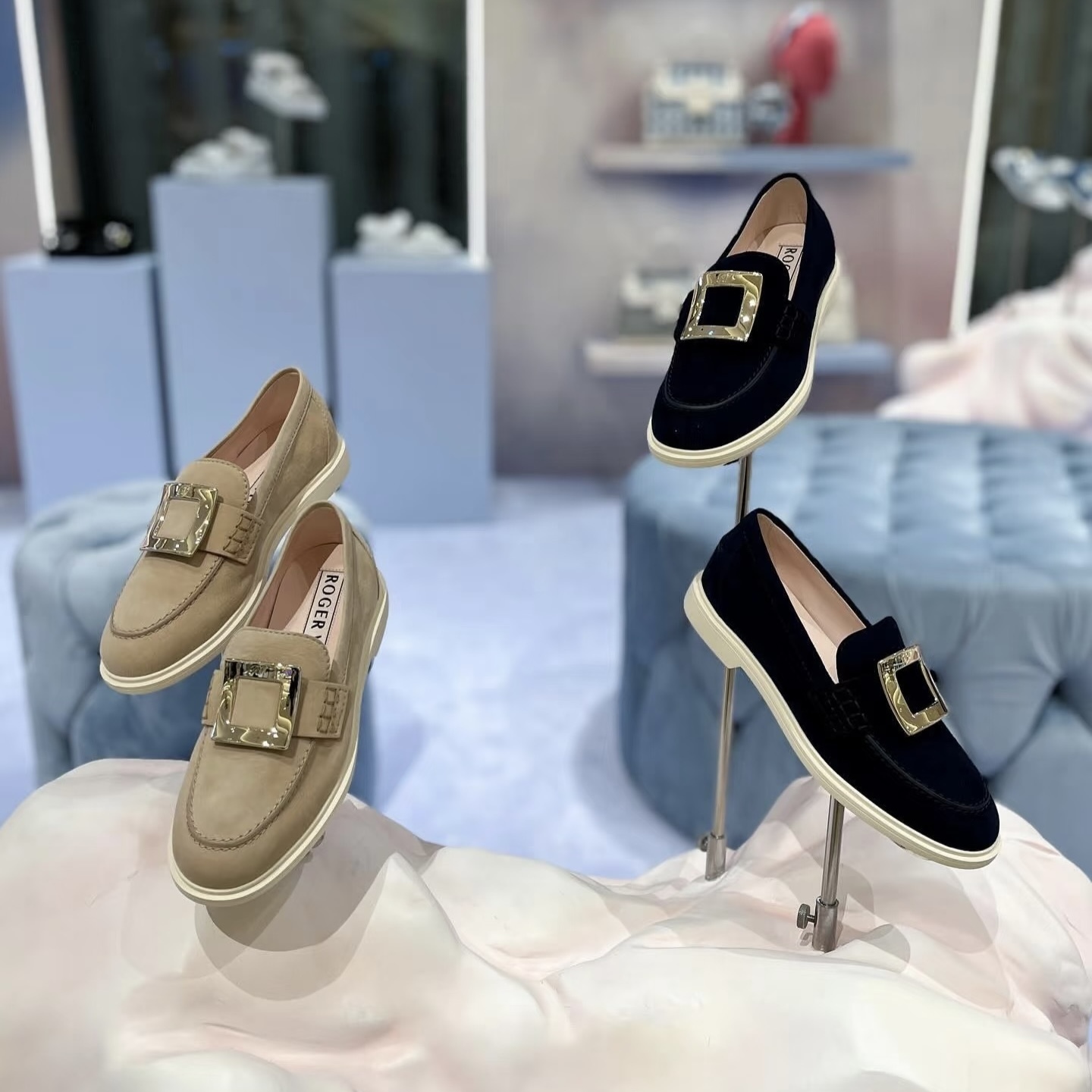 Roger Vivier RV Viv rangers Summer suede loafers beige navy