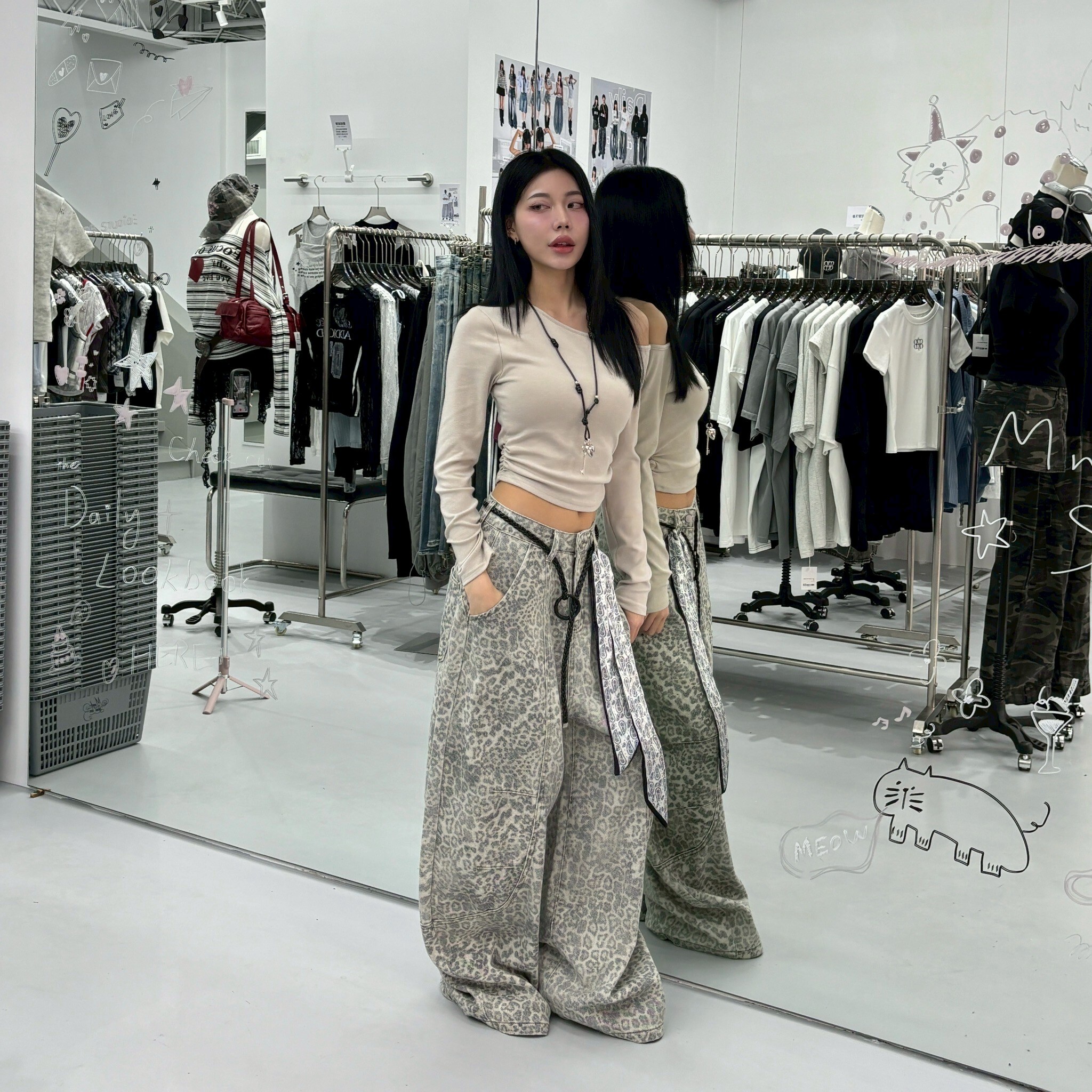 水洗豹紋彎刀褲