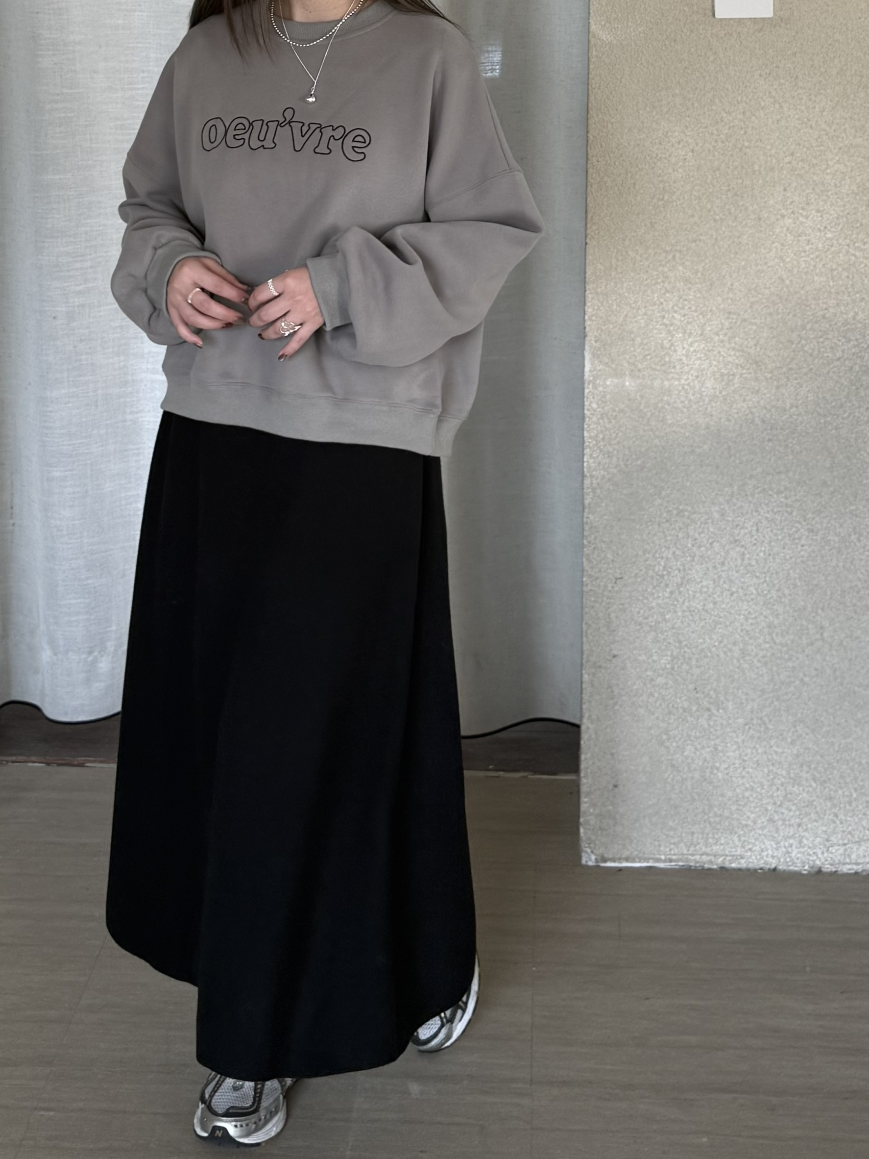 空心英文刺繡短版大學Ｔ