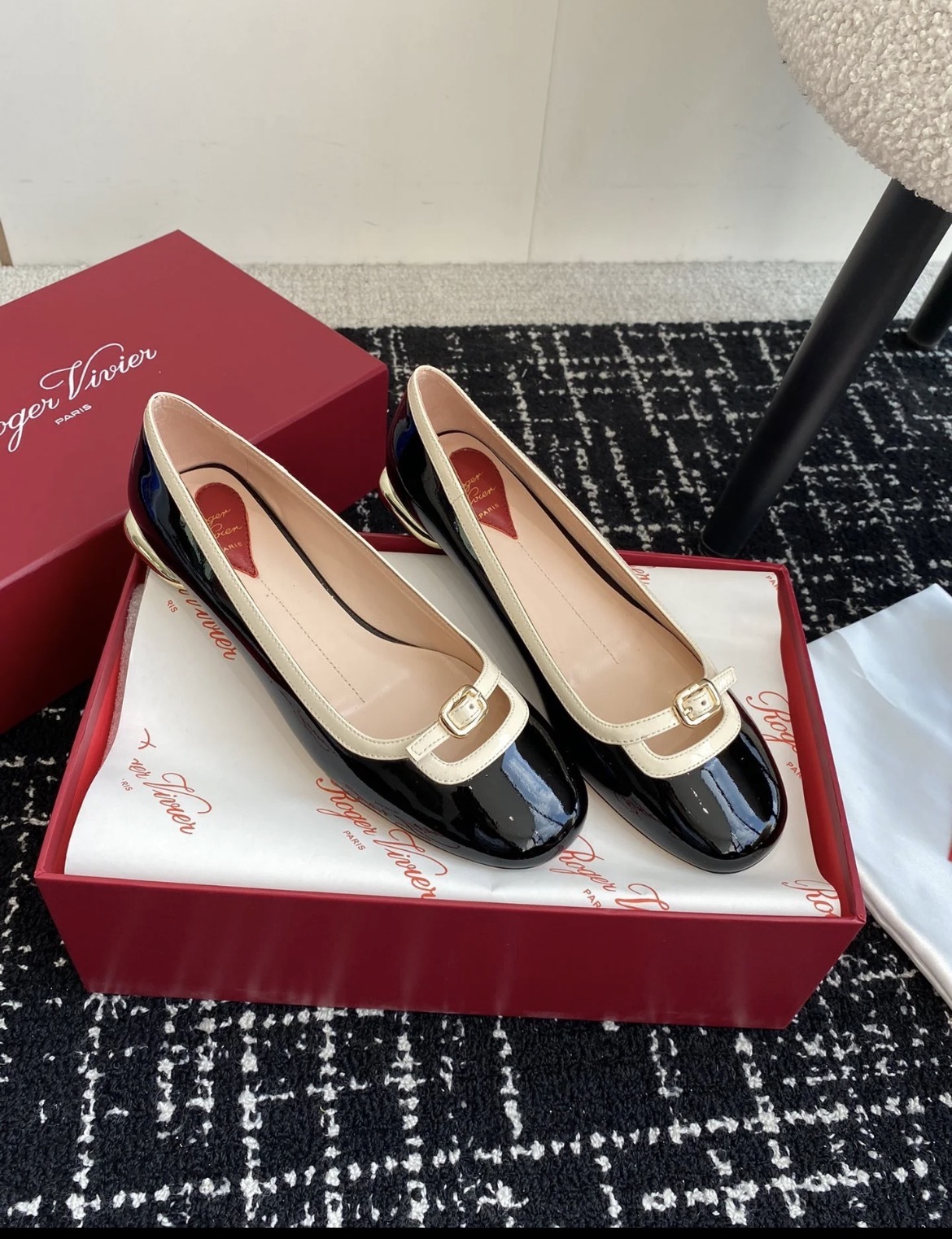 Roger Vivier RV mini choc ballerina flats black