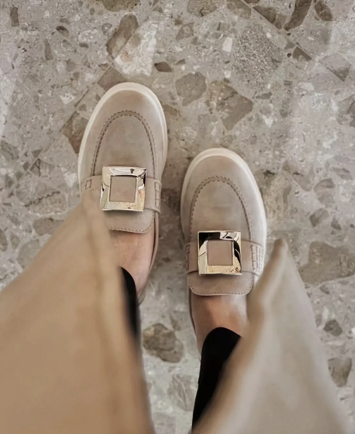 Roger Vivier RV Viv rangers Summer suede loafers beige navy