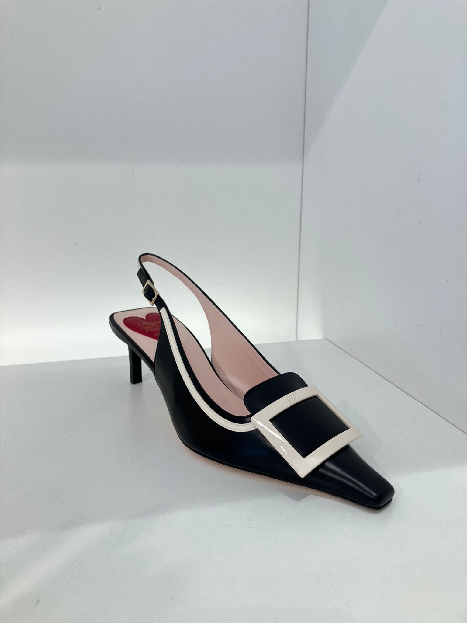 Roger Vivier RV slingback contrast black