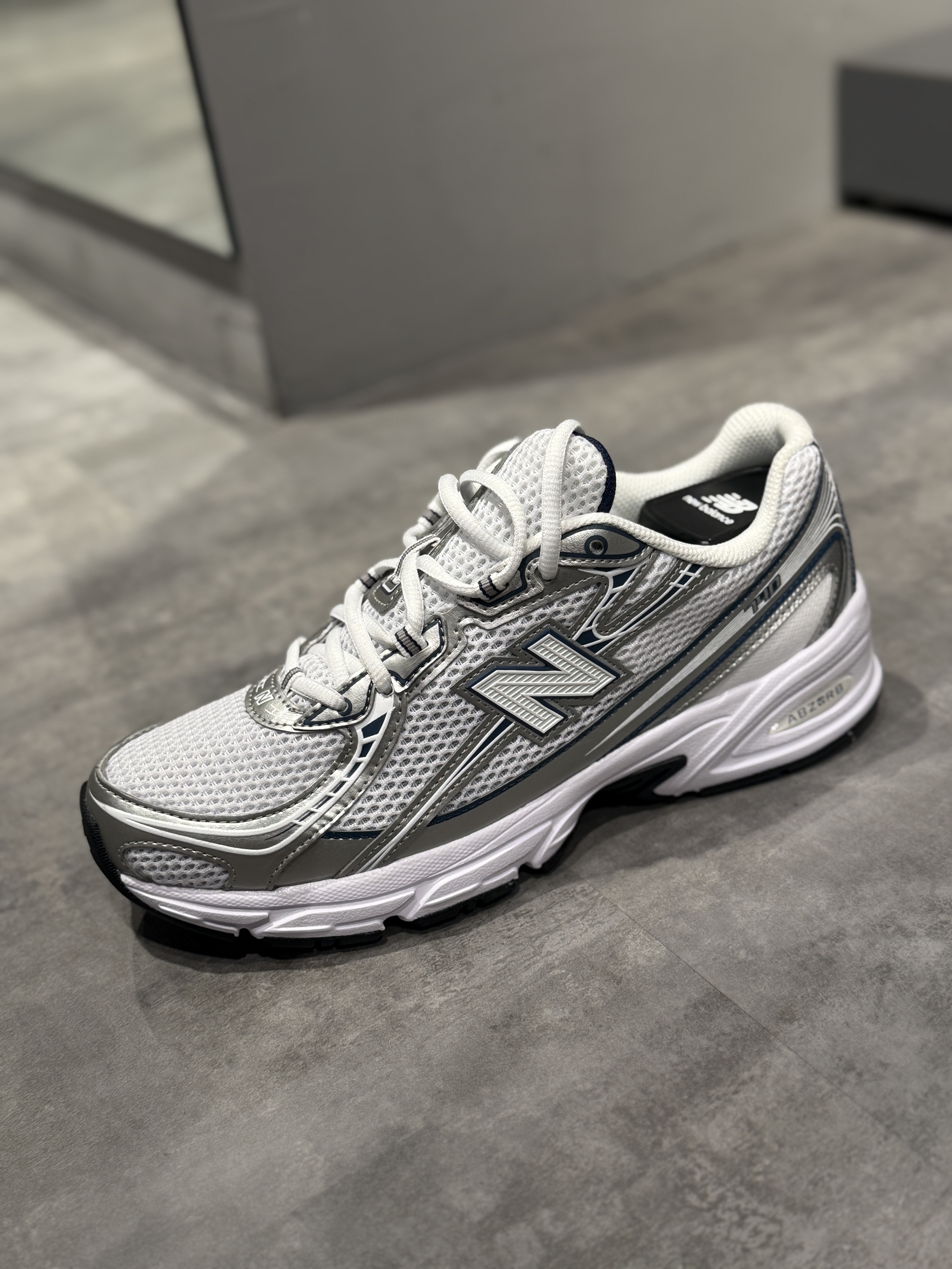 快速出貨 New Balance 740 液態銀 白銀藍 男女鞋 穿搭 休閒鞋 U740WN2