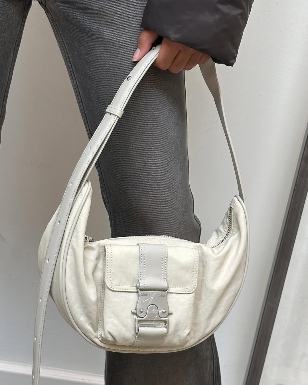 BUCKLE HOBO BAG 