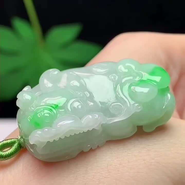 99337 翡翠飄綠霸王貔貅