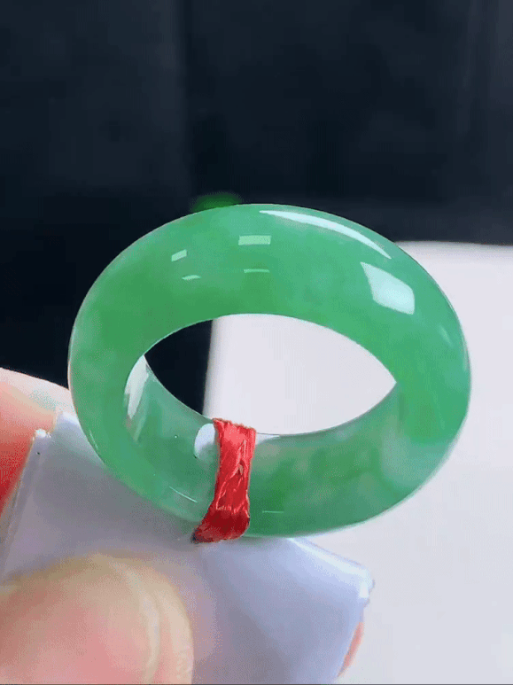 99542 翡翠冰種飄綠指環 (港圈 18.5號)