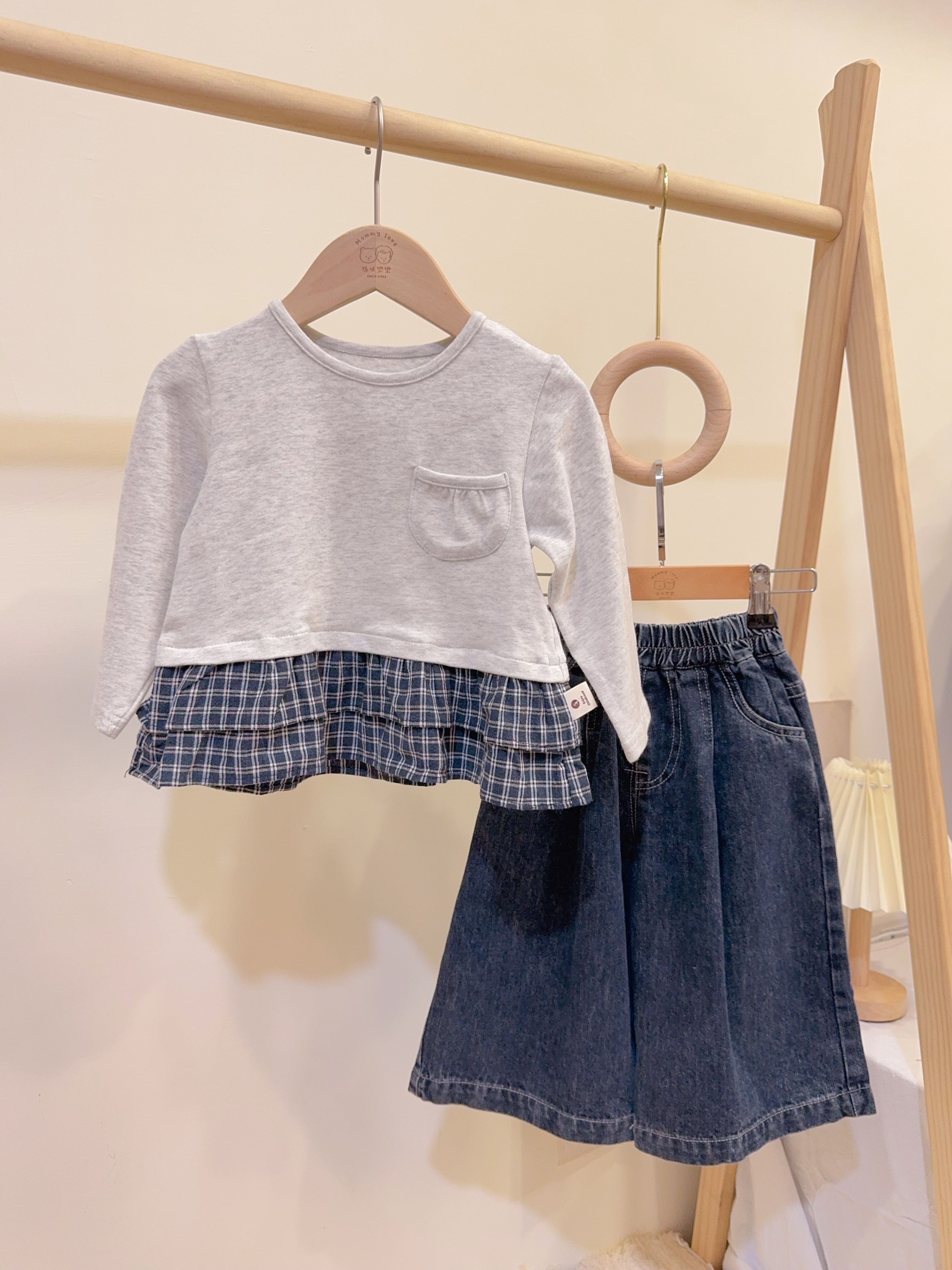 8218格子接拼傘狀上衣c09