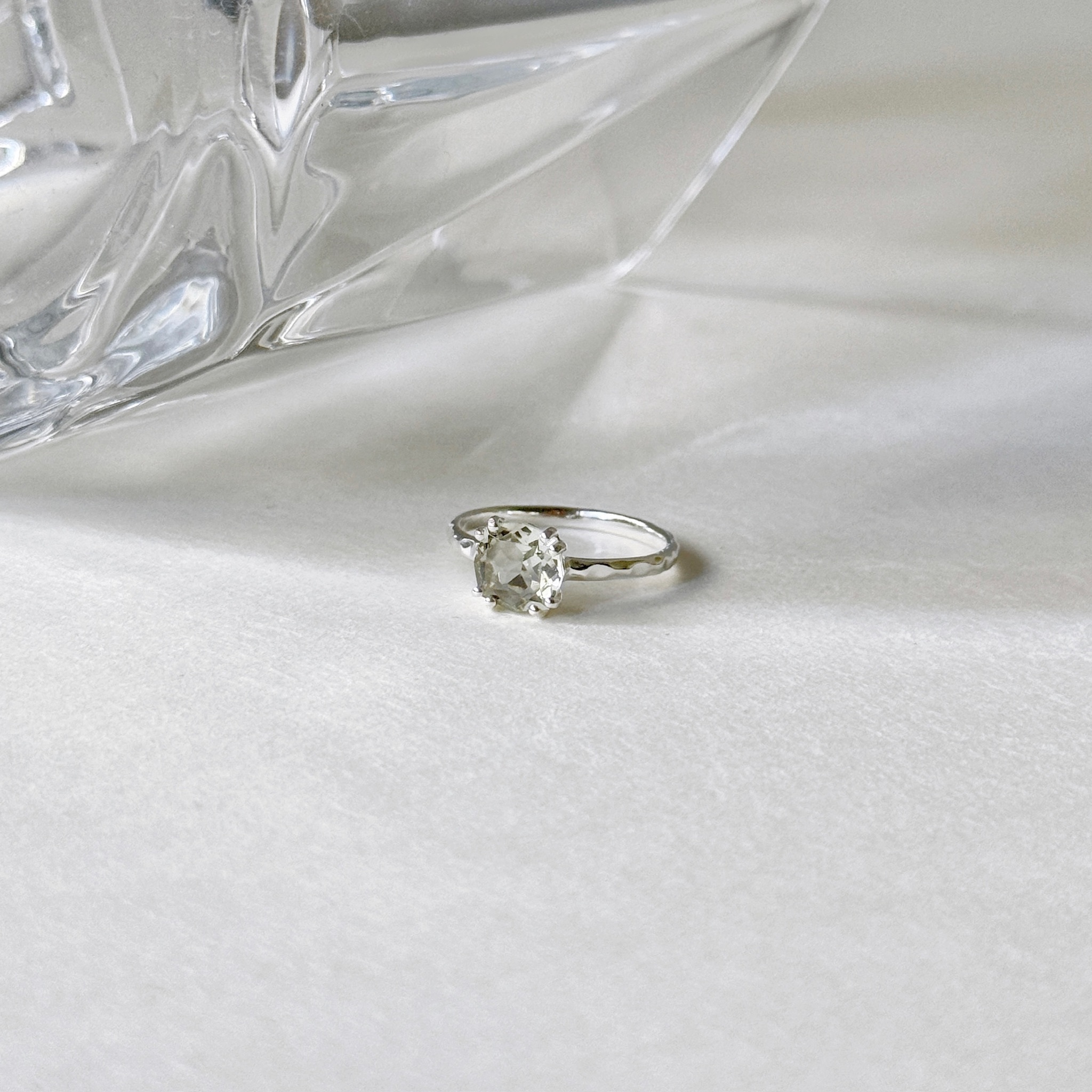 Fancy枕形綠色紫水晶戒指