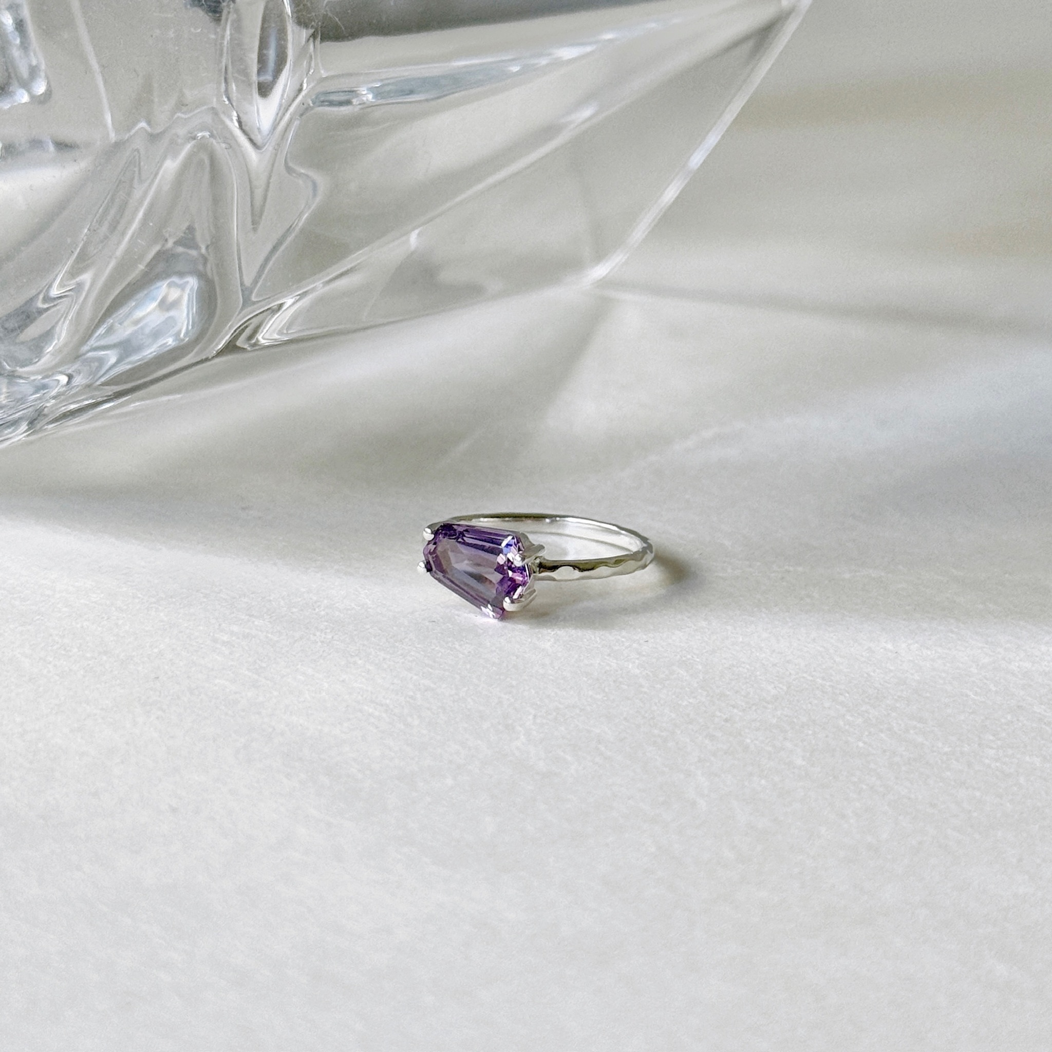 Fancy梯形紫水晶戒指