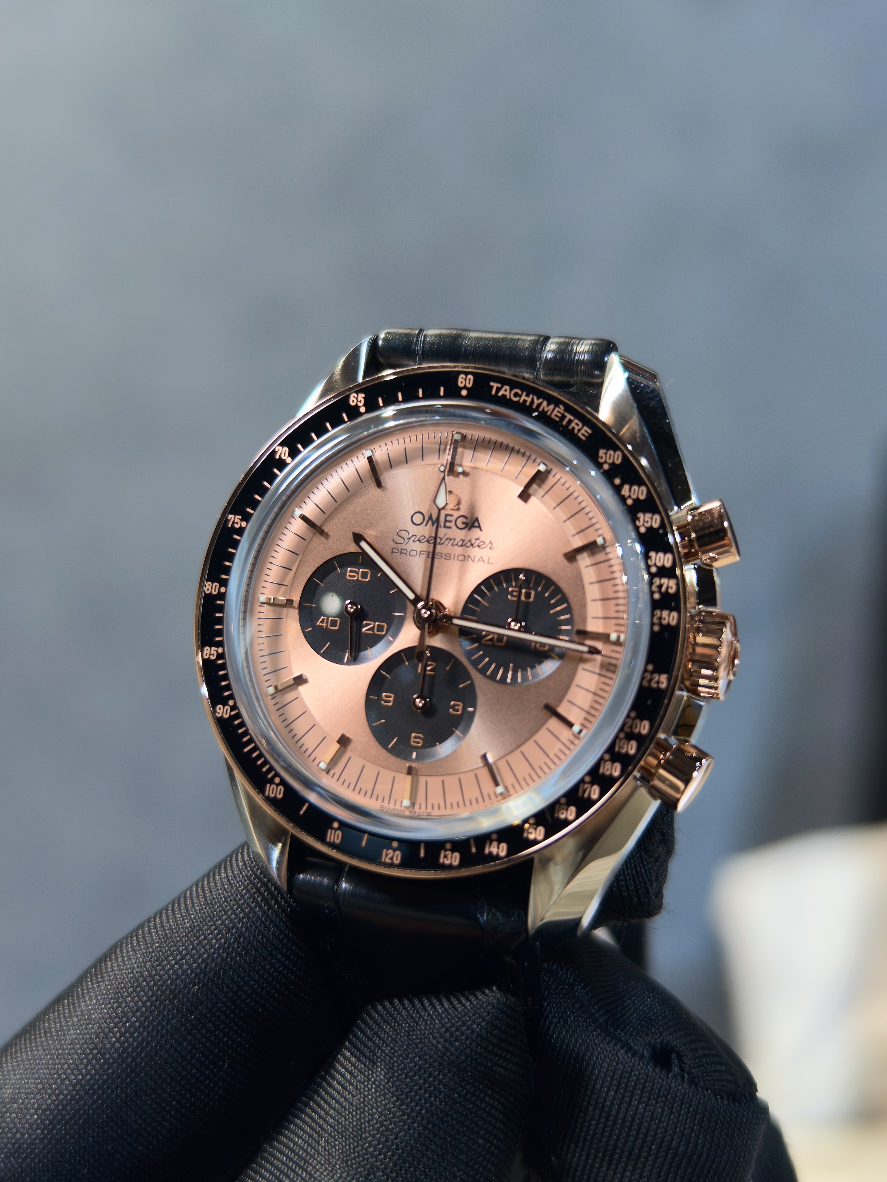 BRAND NEW OMEGA SPEEDMASTER MOONWATCH PROFESSIONAL 310.23.42.50.99.001  31023425099001 PINK DIAL STEEL GOLD ON ALLIGATOR 42 mm