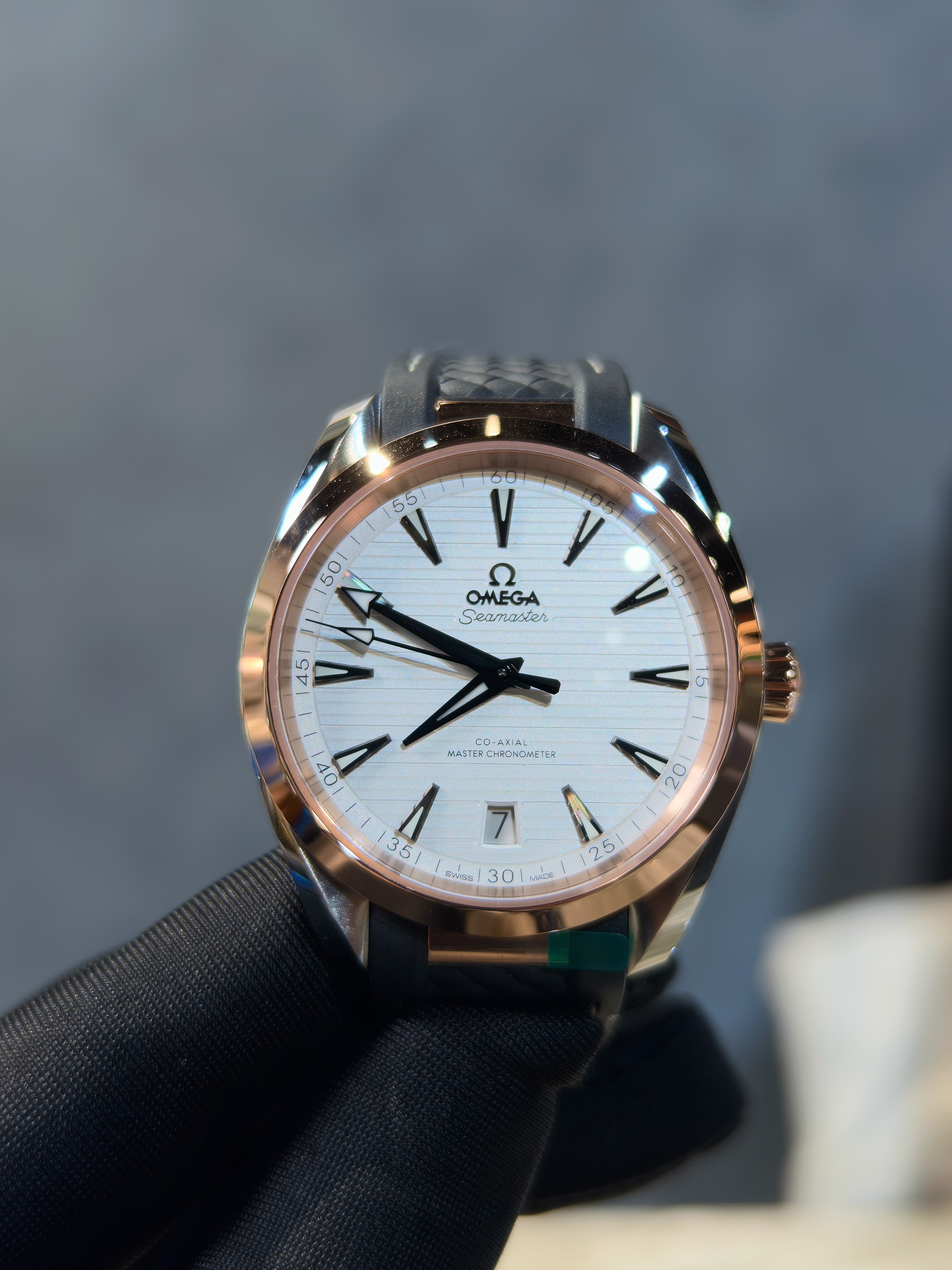 BRAND NEW OMEGA SEAMASTER AQUA TERRA 150M 220.22.41.21.02.001 22022412102001 SILVER DIAL STEEL SEDNA GOLD ON RUBBER STRAP 41MM
