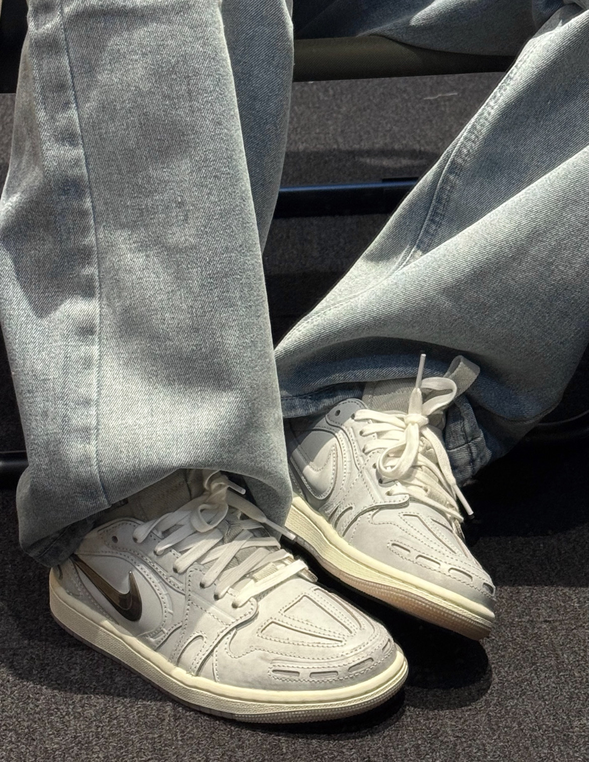 女鞋 NIKE W AIR JORDAN 1 MM LOW V3 山峰白 金屬 做舊 拉環 皮革 休閒鞋【IM6662-181】AJ1