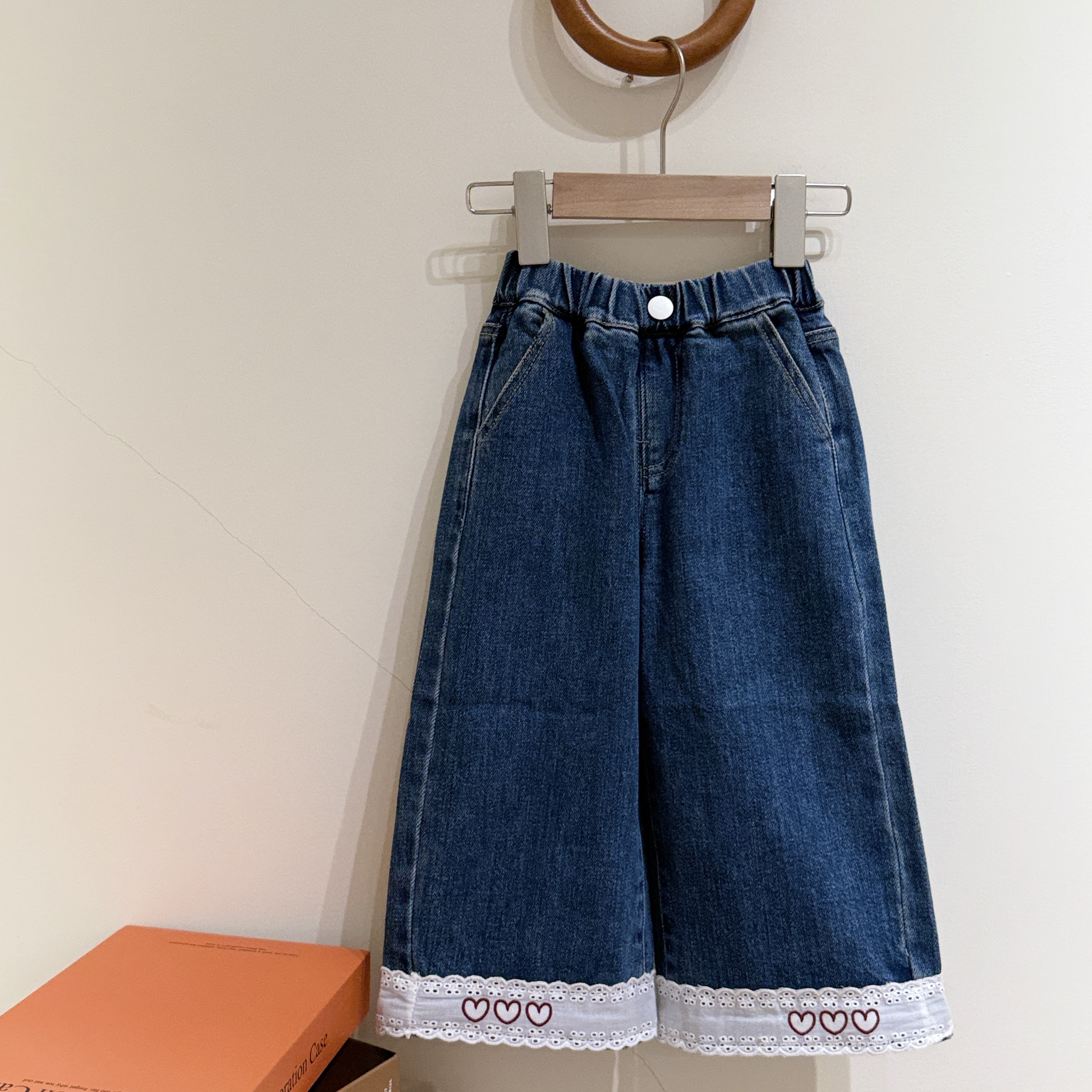 25秋 蕾絲愛心牛仔寬褲