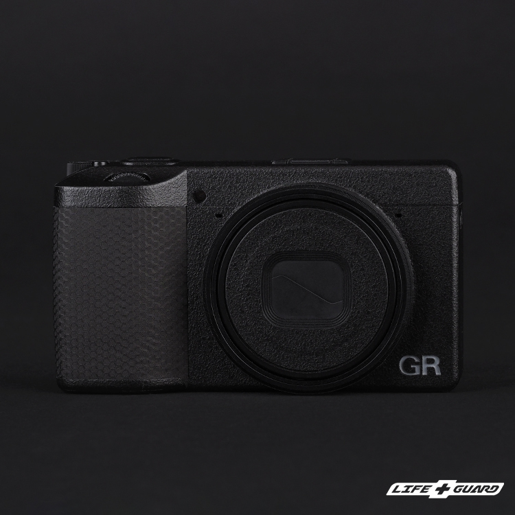 LIFE+GUARD 設計風格砂紋黑質感貼膜，專機專屬開版