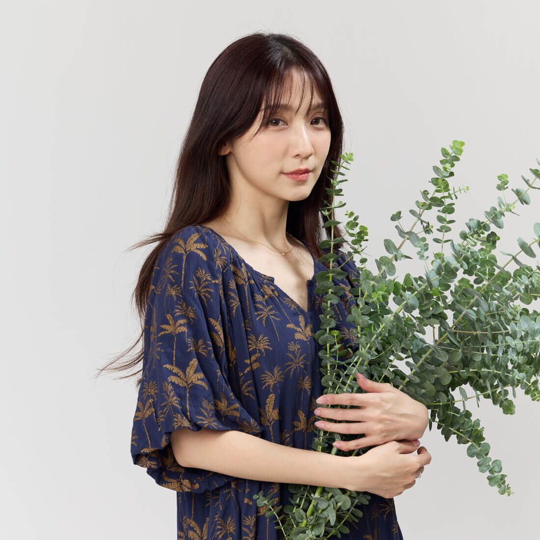 Kelly 小V細褶長洋裝 金粉樹林