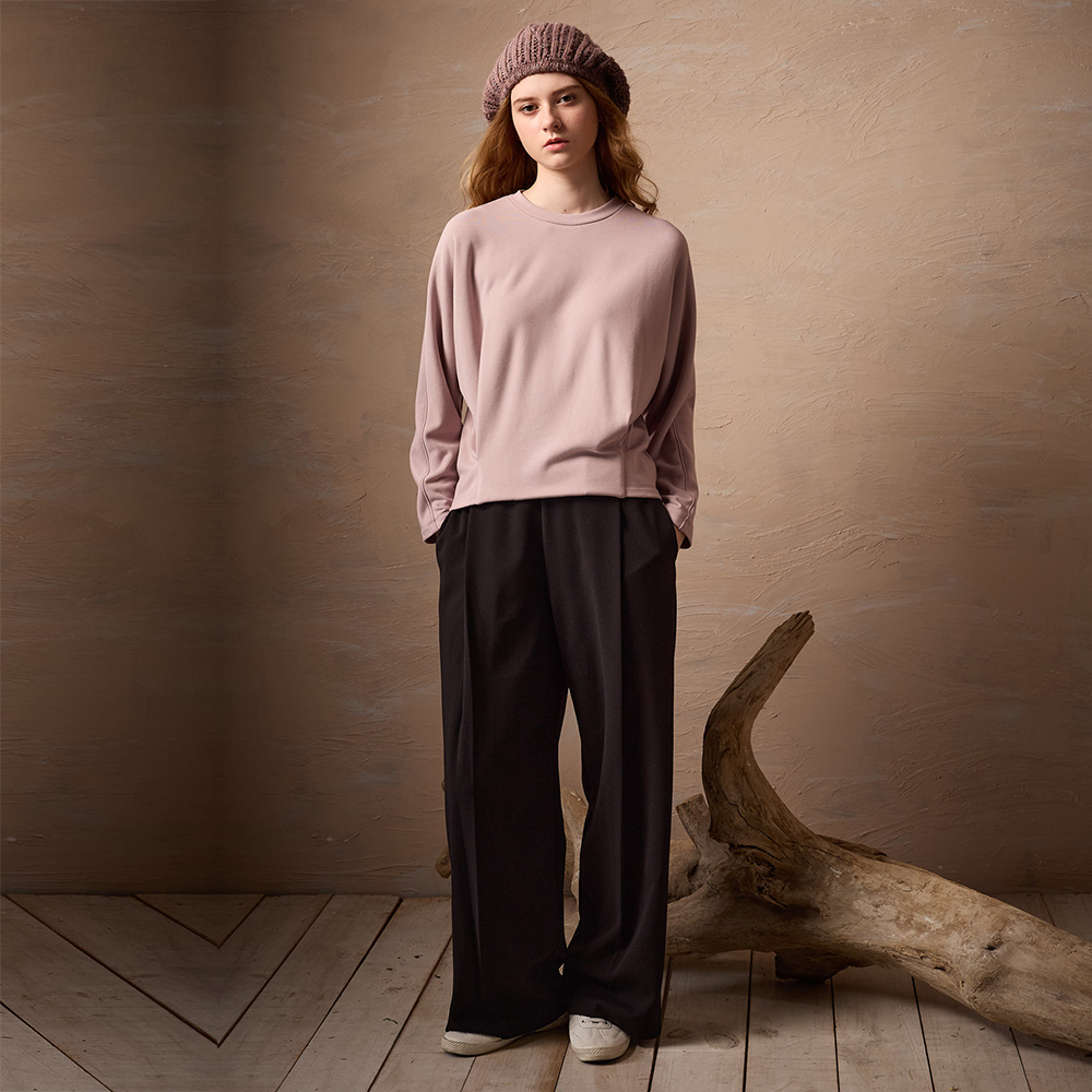 PIPPY低調素面落肩下擺剪接圓領長袖上衣 灰粉