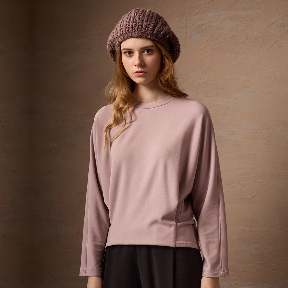 PIPPY低調素面落肩下擺剪接圓領長袖上衣 灰粉