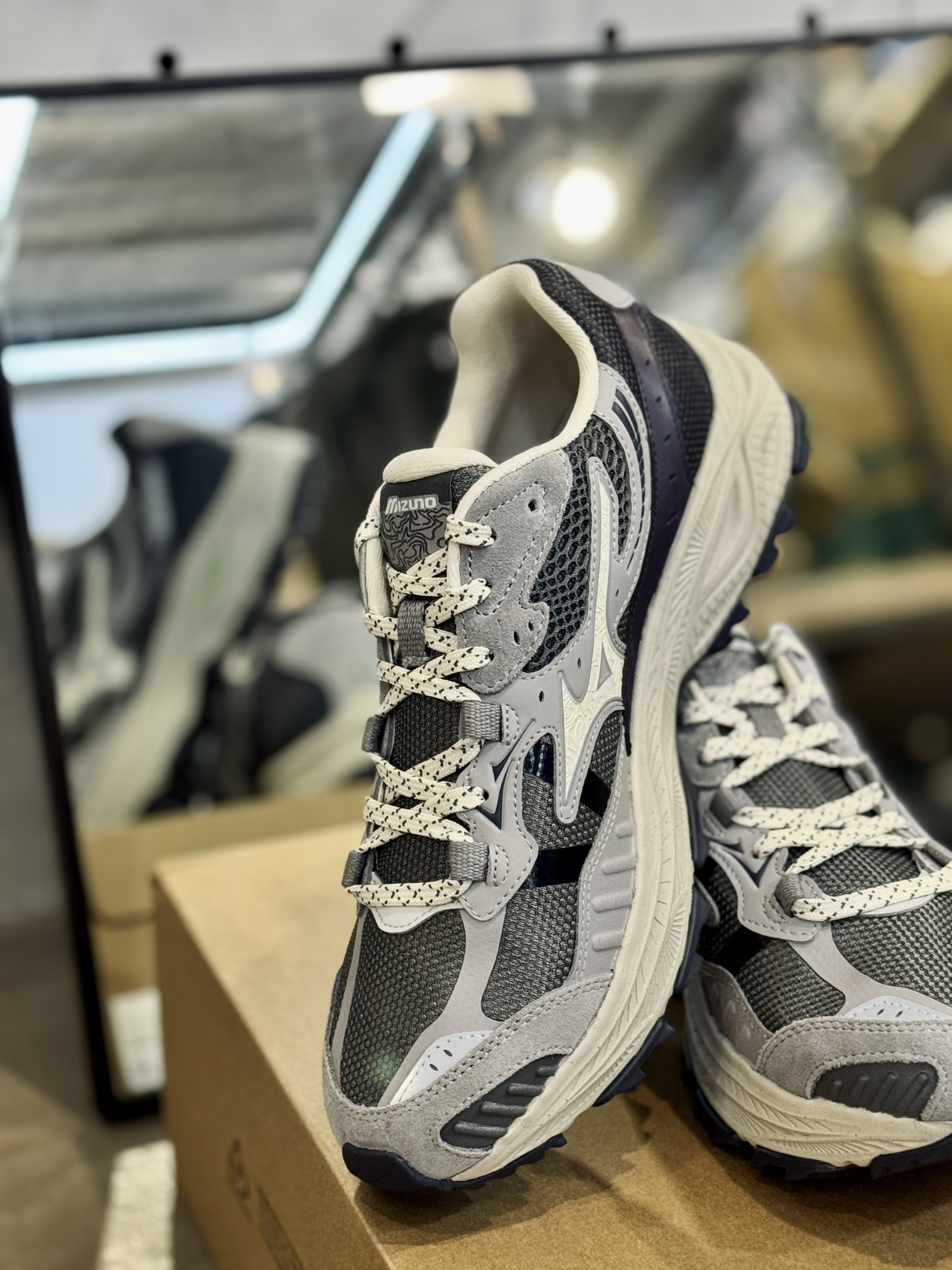 [預訂] Mizuno Racer Adv Smoke Grey D1GH241211