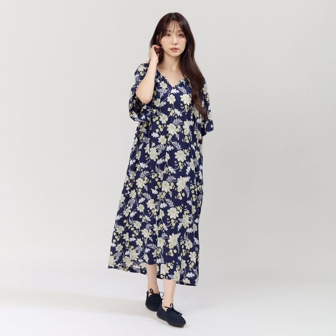 Kelly 小V細褶長洋裝 丈青印花
