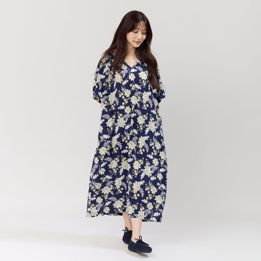 Kelly 小V細褶長洋裝 丈青印花