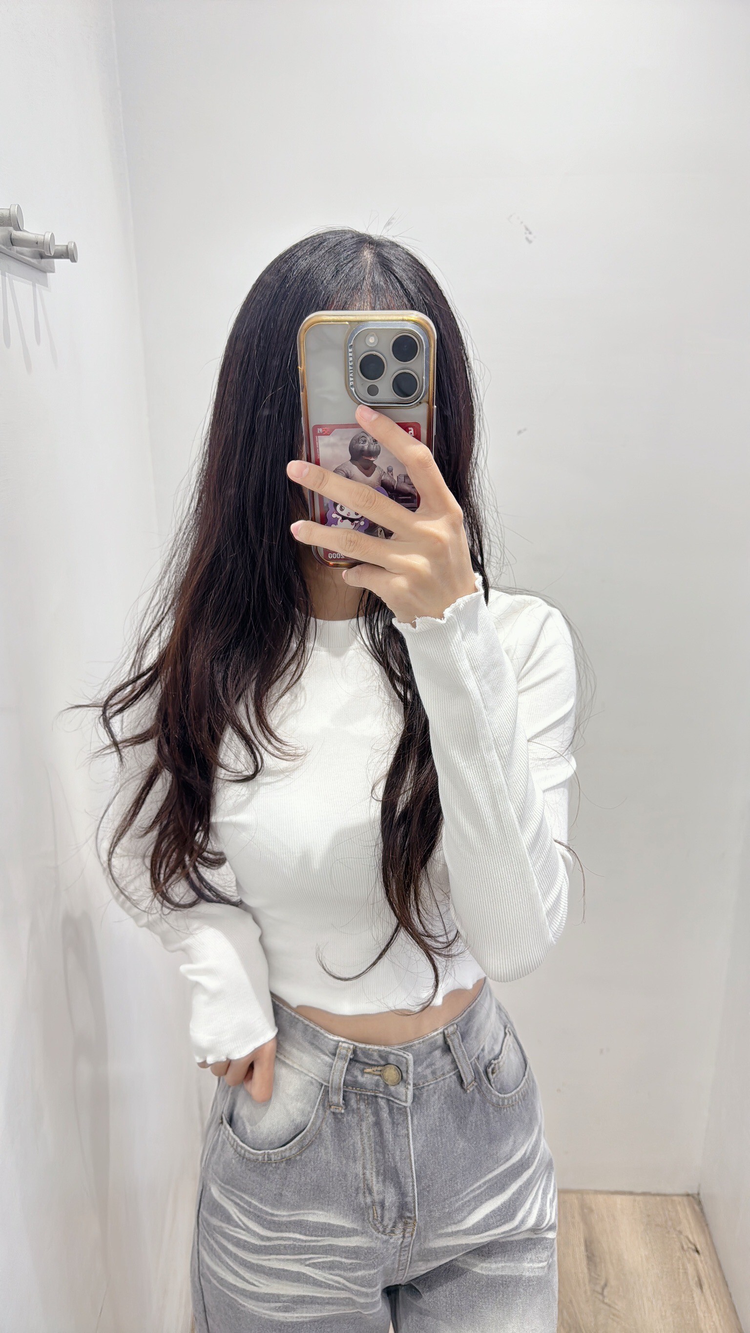 圓領木耳邊長袖上衣