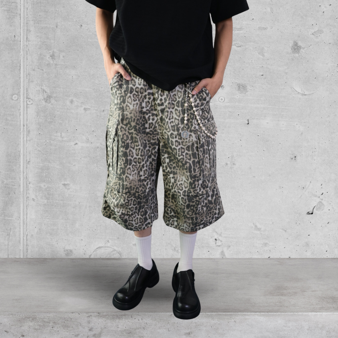 （現貨）P030 美式街頭立體口袋後英文印花豹紋短褲