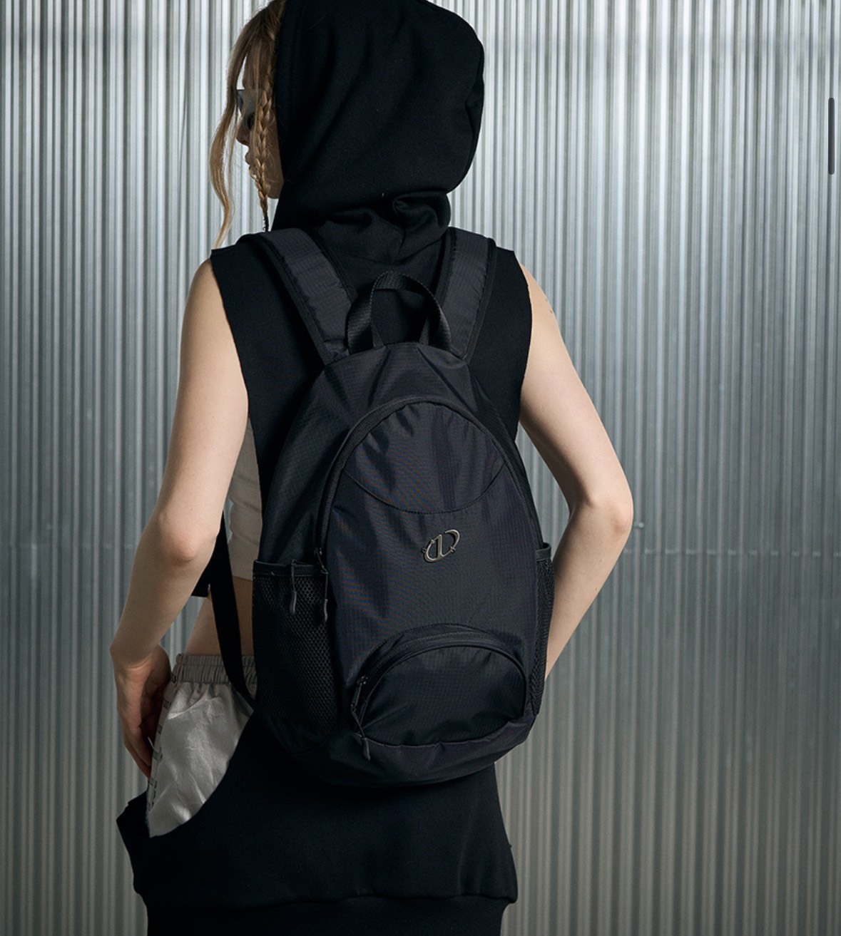 【代購】illio BLACK TURTLE BACKPACK 黑烏龜後背包 甜酷 通勤包 後背包 後背 休閒包 運動包 辣妹