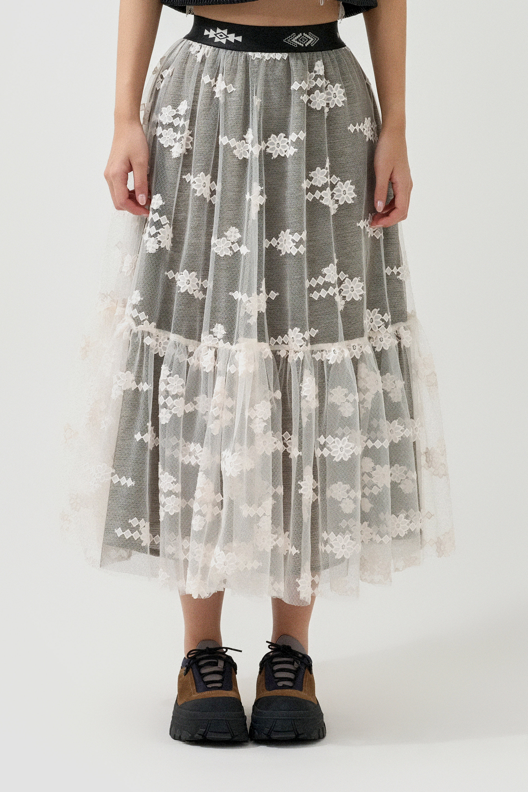 繡花網紗傘腳半截裙（預購產品）