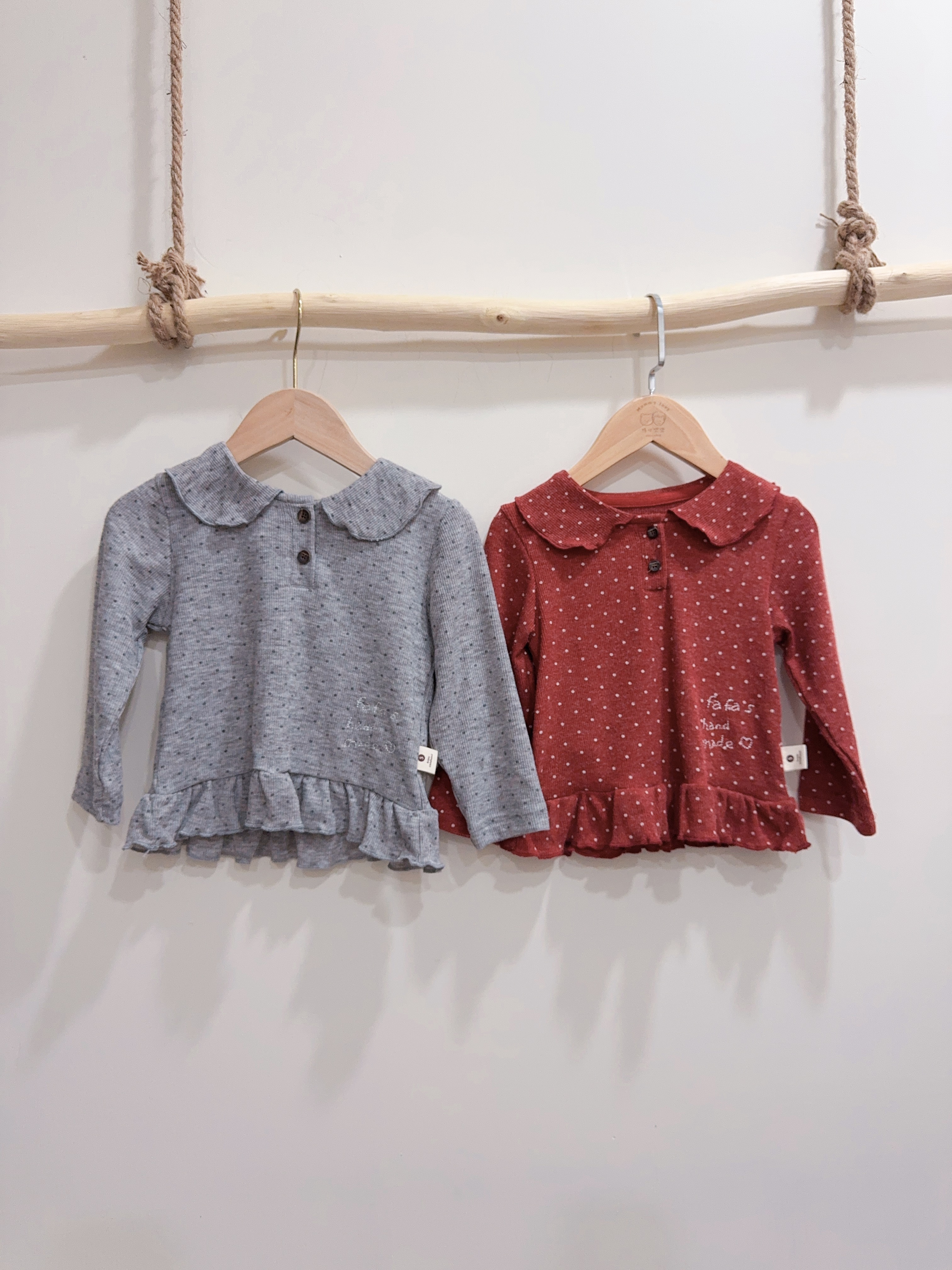 8229點點字母刺繡上衣c14