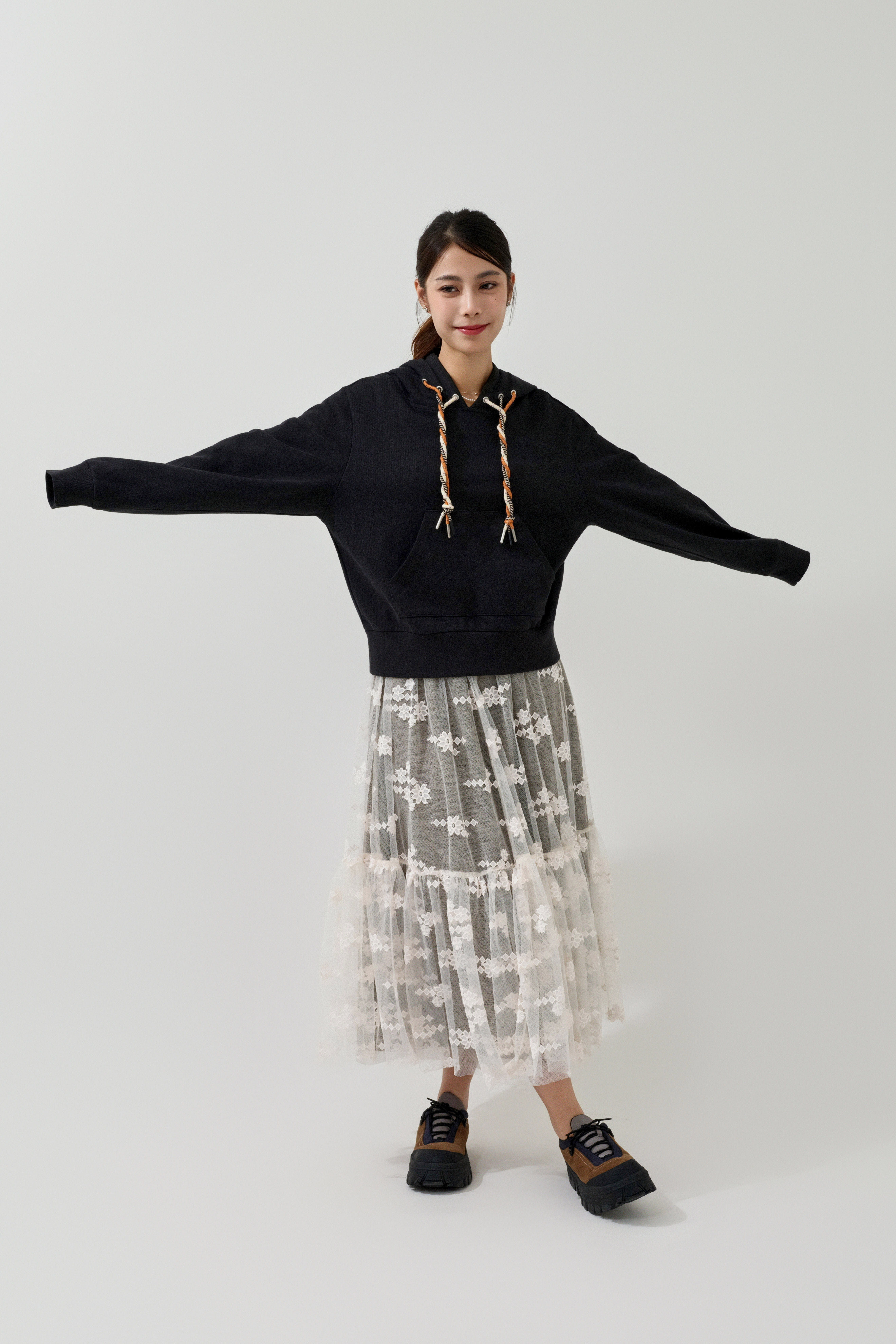 混色束繩帽衛衣（預購產品）