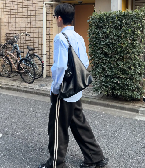 【代購】MUCENT 皮革肩背包 通勤包 大容量 鬆弛感 肩背 P00000WI