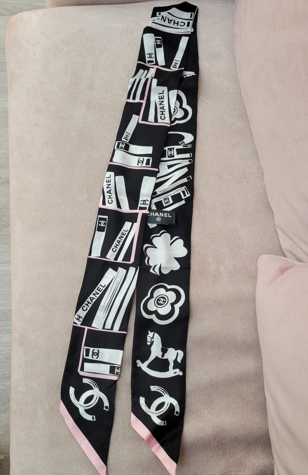 未使用品 UNUSED/99 % NEW CHANEL TWILLY 22b black/pink/white