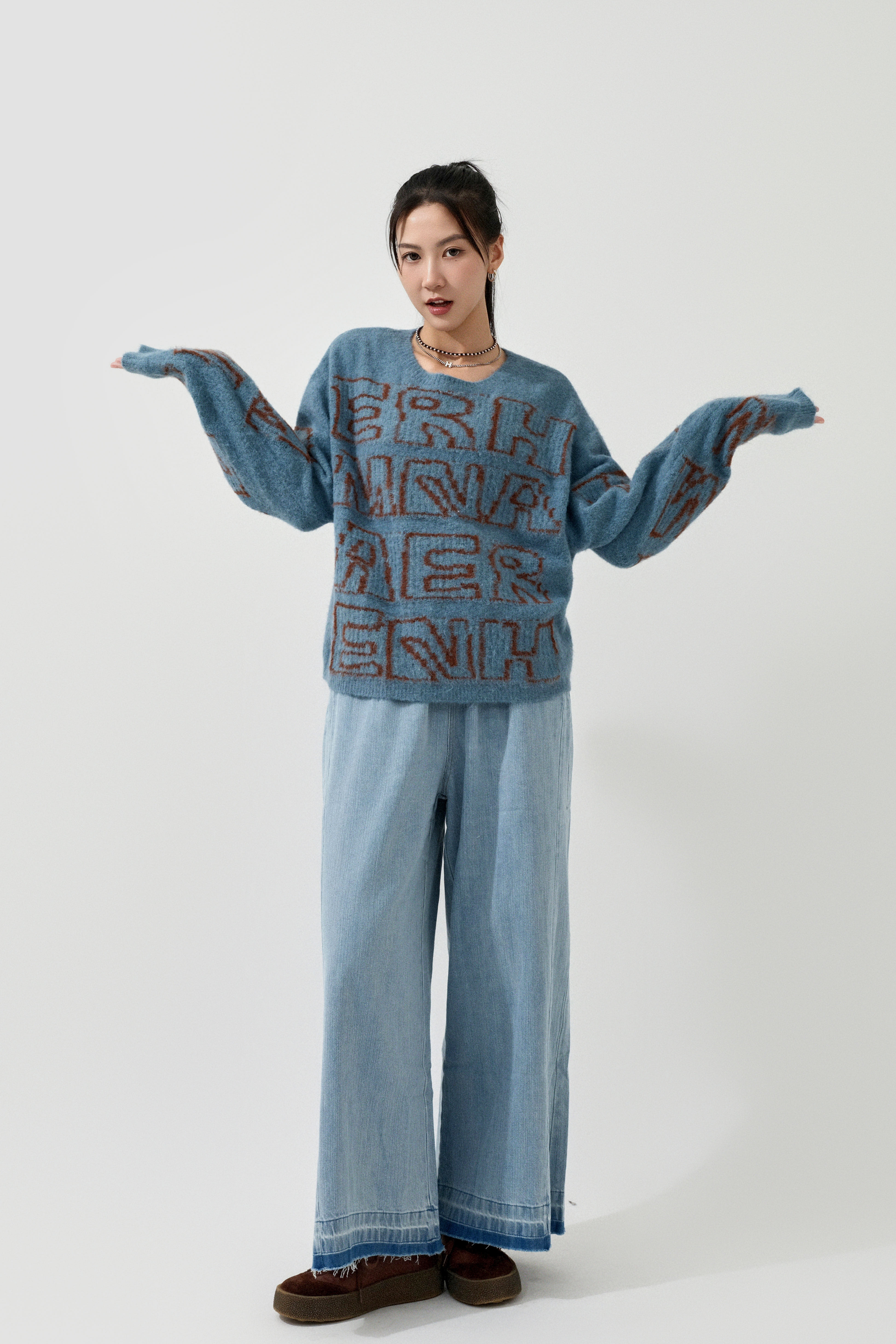 混次序HERMANA字母冷衫 (*現貨款式）