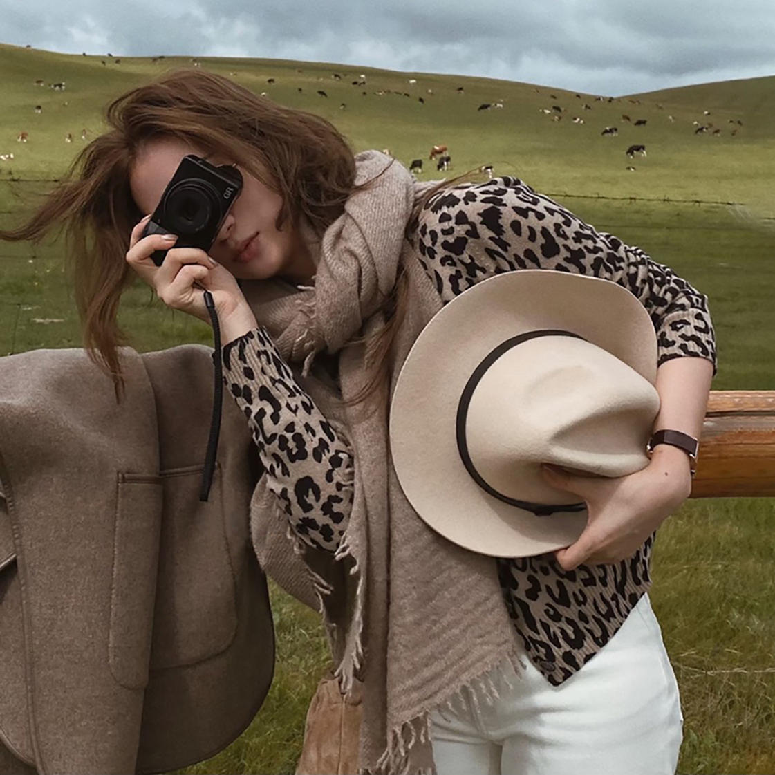 配色豹紋圓領針織排釦上衣外套-XS-L (Elegant & Love)