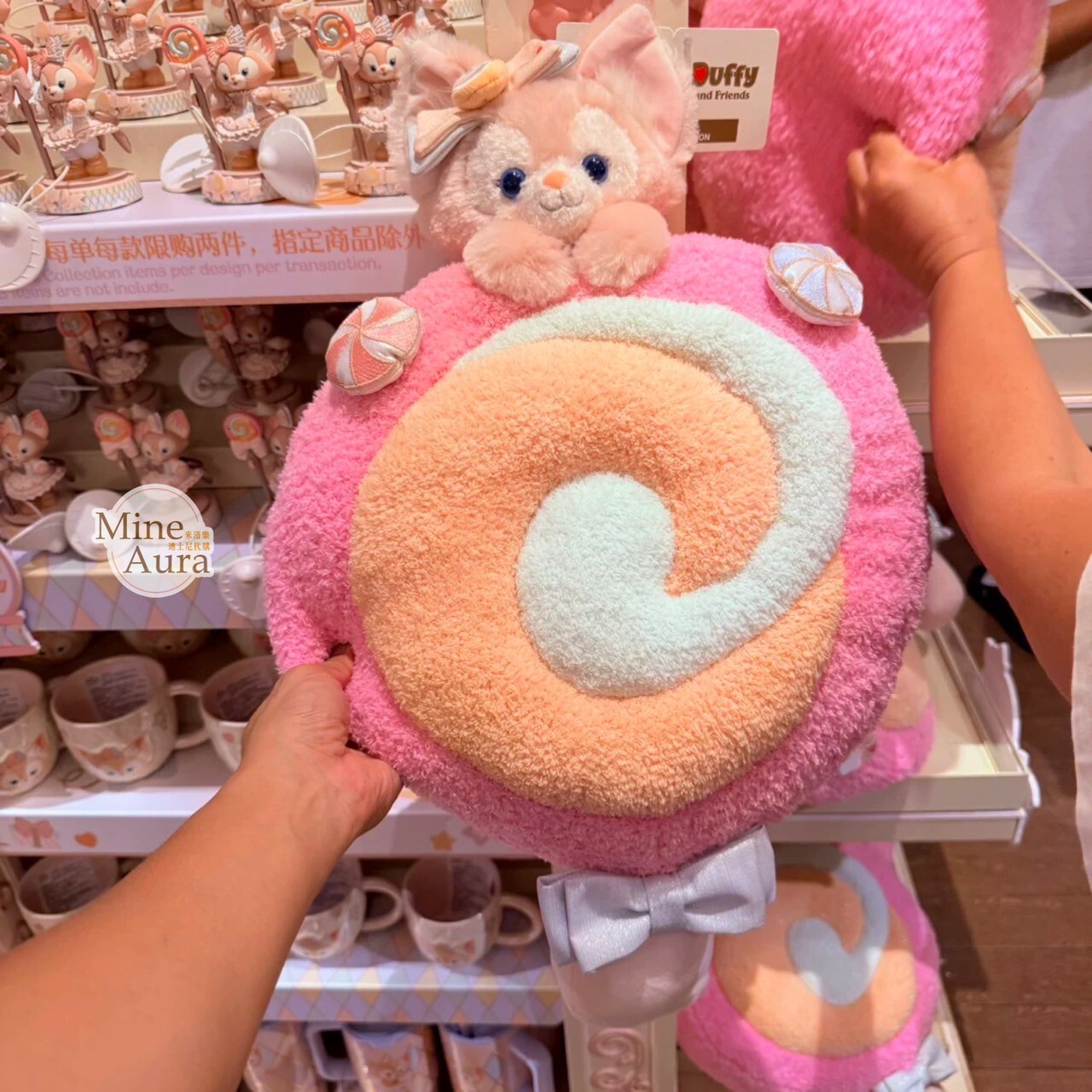 2025 夢幻慶典系列 玲娜貝兒 LinaBell 造型 抱枕 靠墊 枕頭 -上海迪士尼樂園