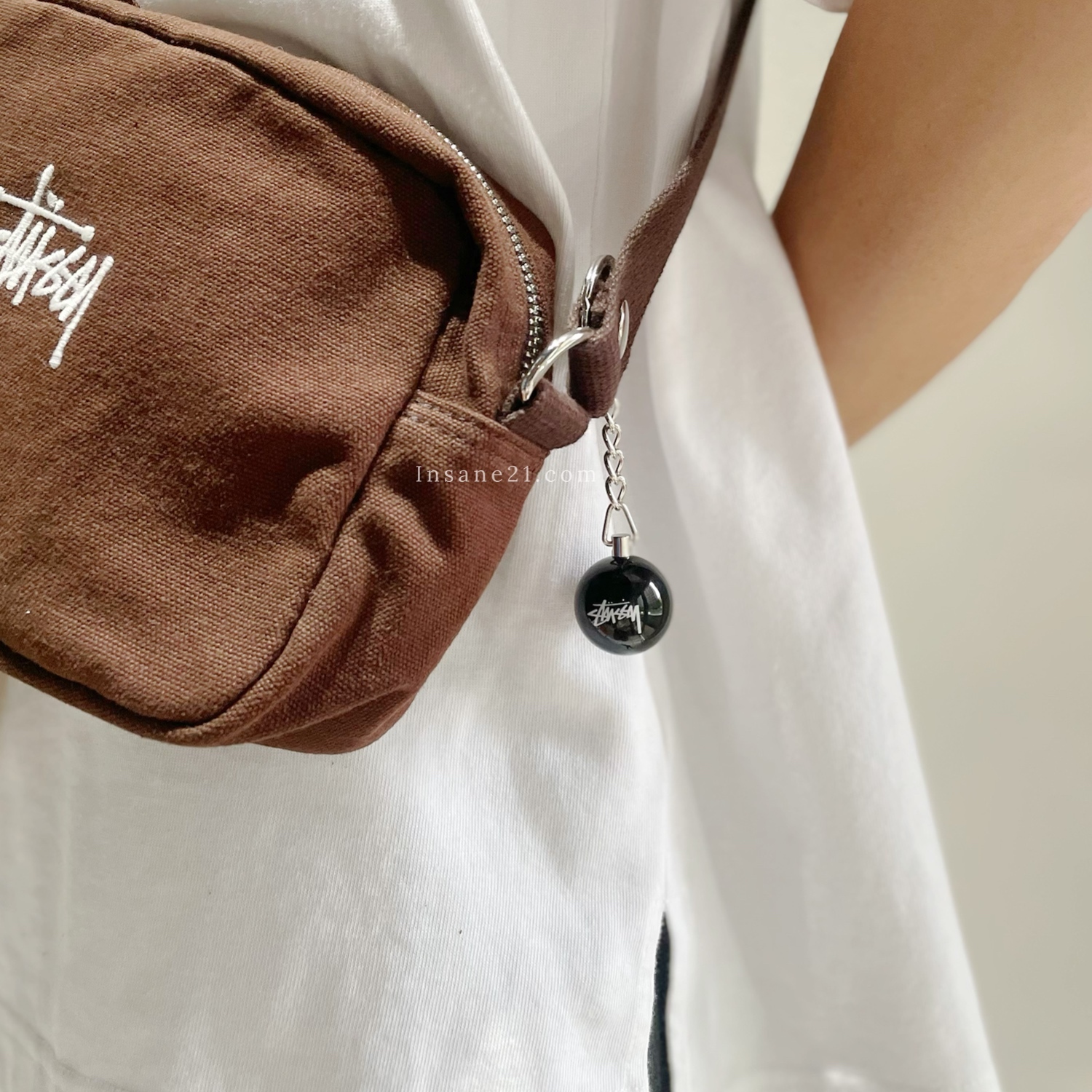 STUSSY 8 BALL KEYCHAIN 8號球 立體吊飾 撞球 造型 小LOGO 鑰匙圈